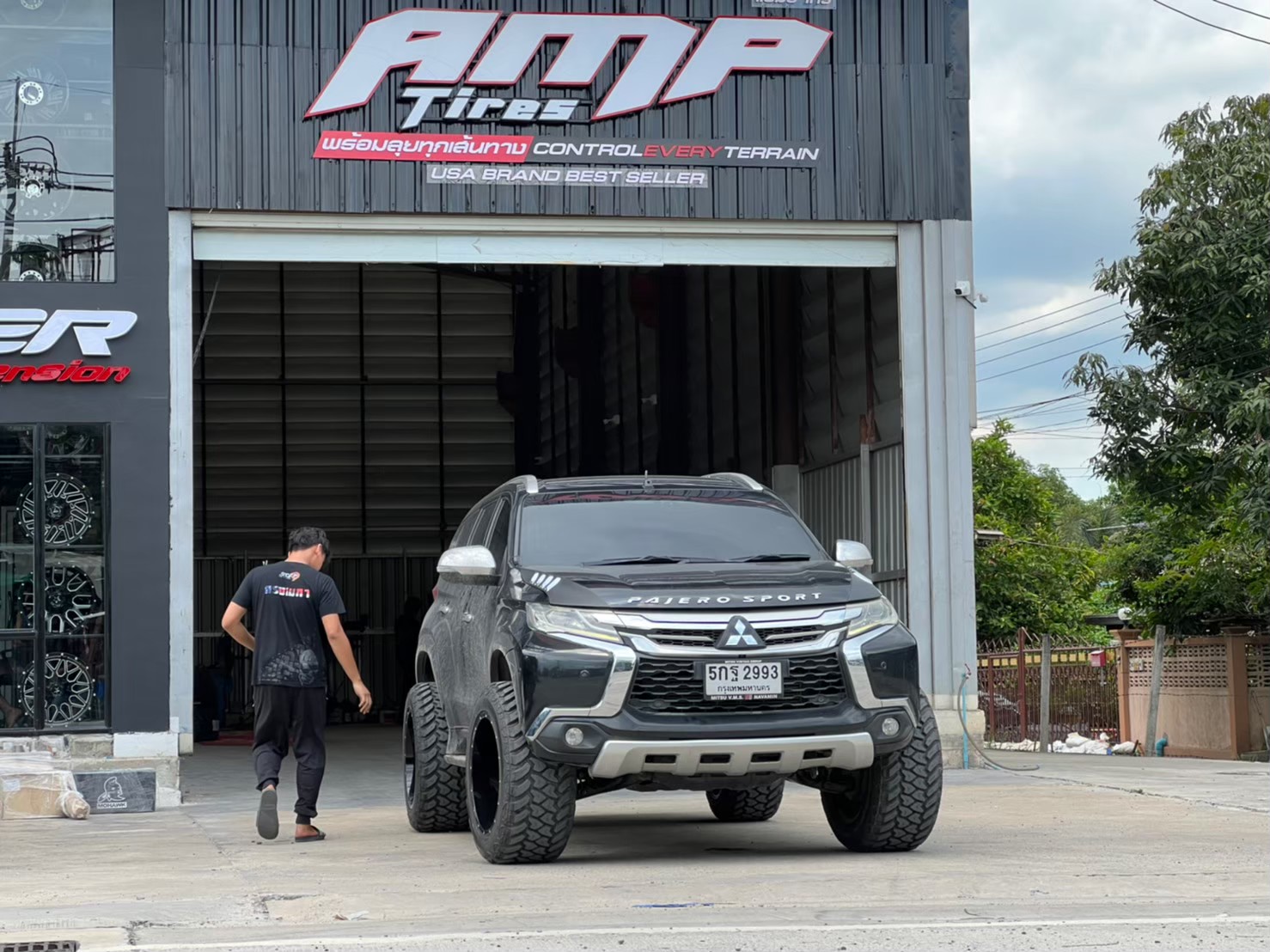 PAJERO_ทรงเมกา ที่ STEP9