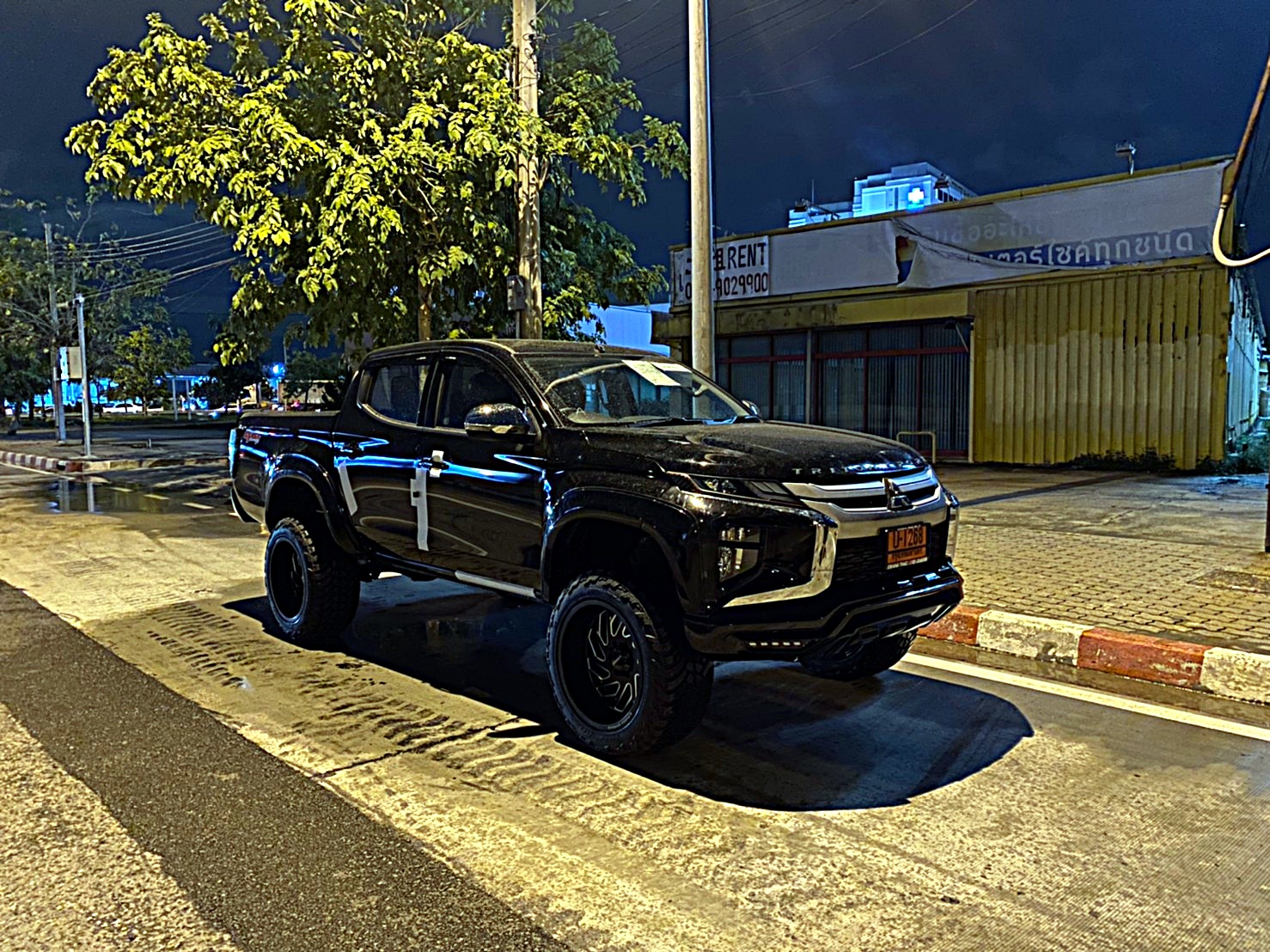 TRITON 4X4 จัดทรงเมกา