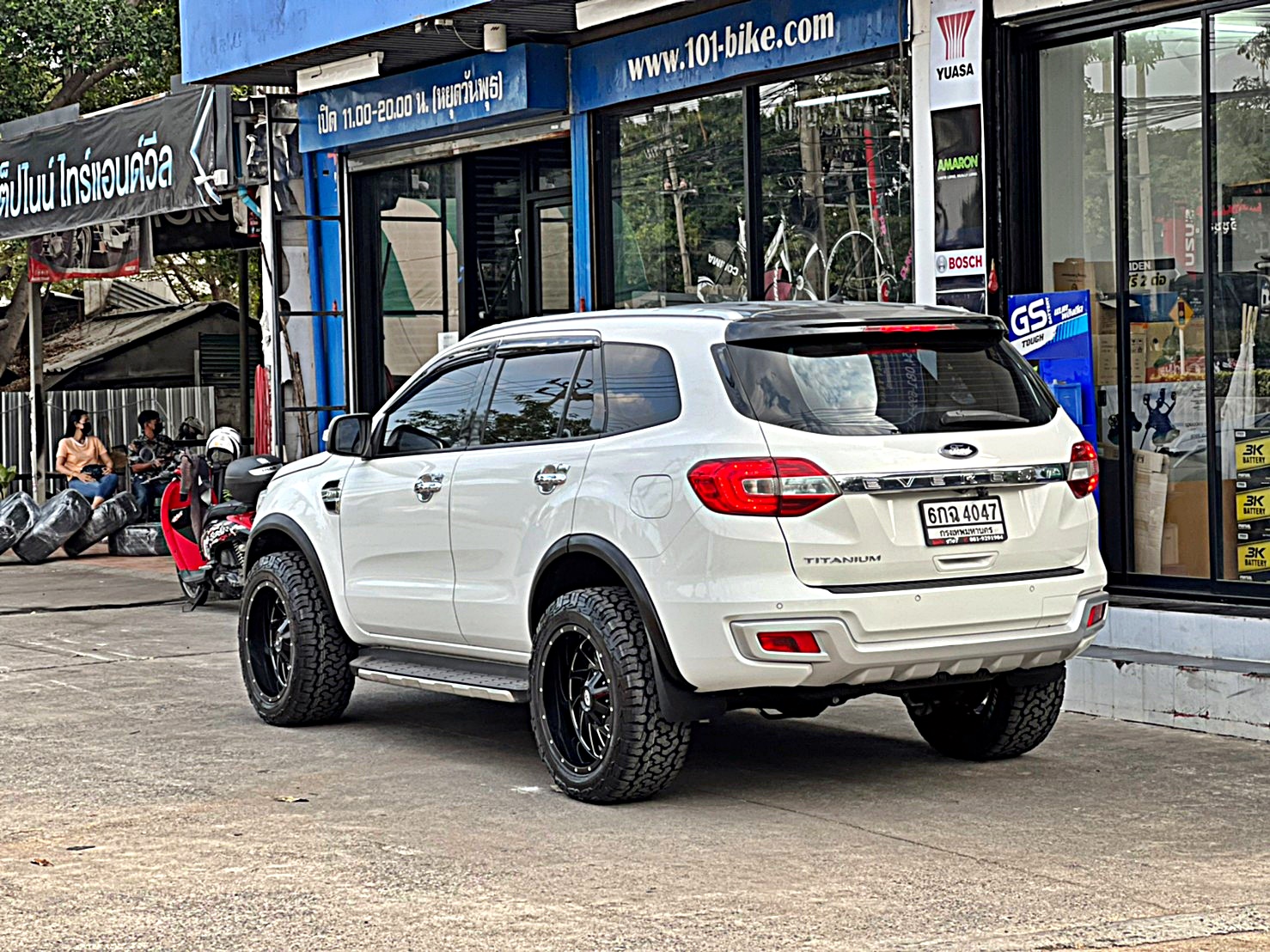 FORD EVEREST แบบไม่ยก