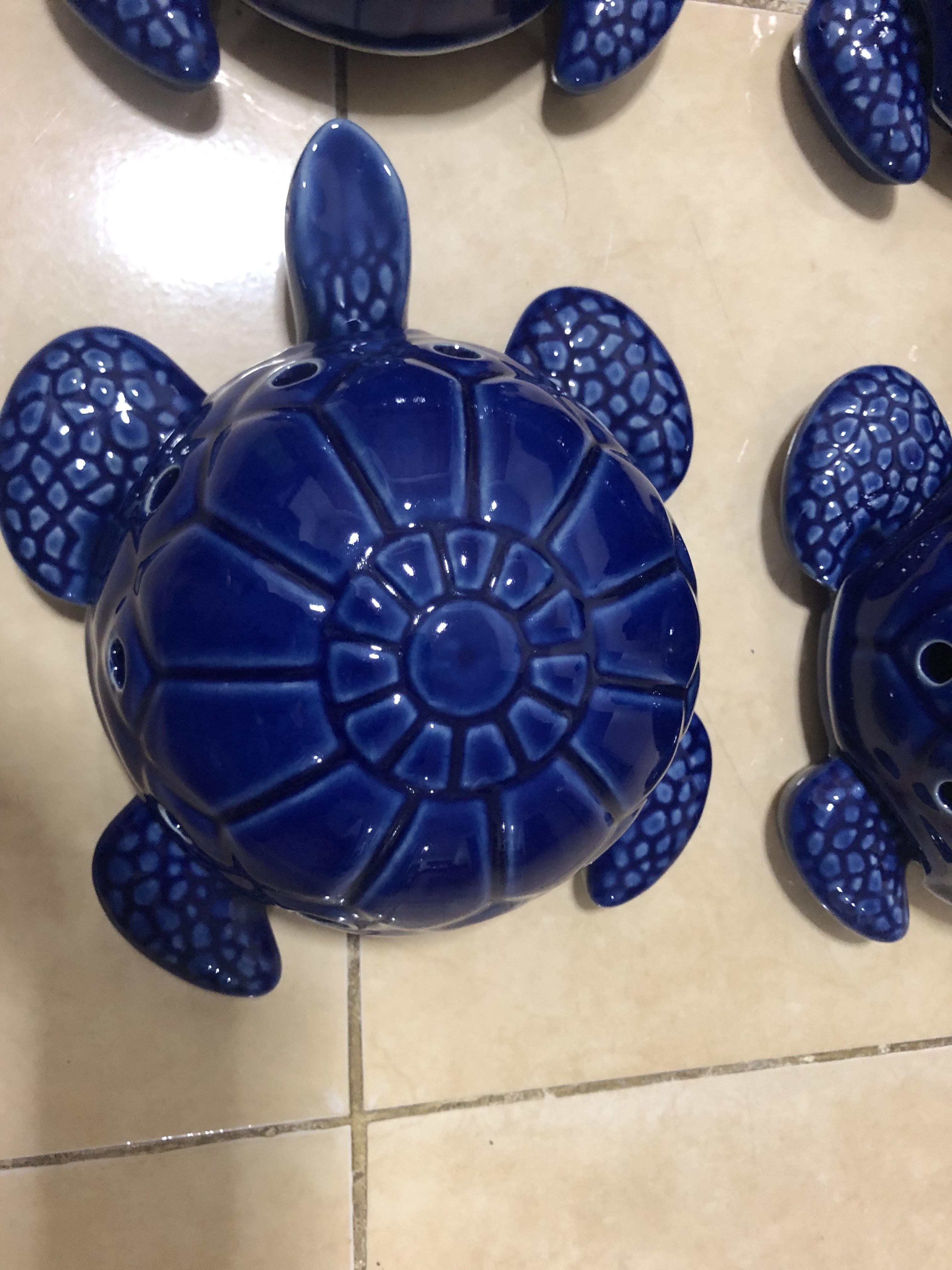 เต่าเซรามิค ใส่ยากันยุงแบบขด สี น้ำเงิน Ceramic turtle with coiled mosquito repellent, blue