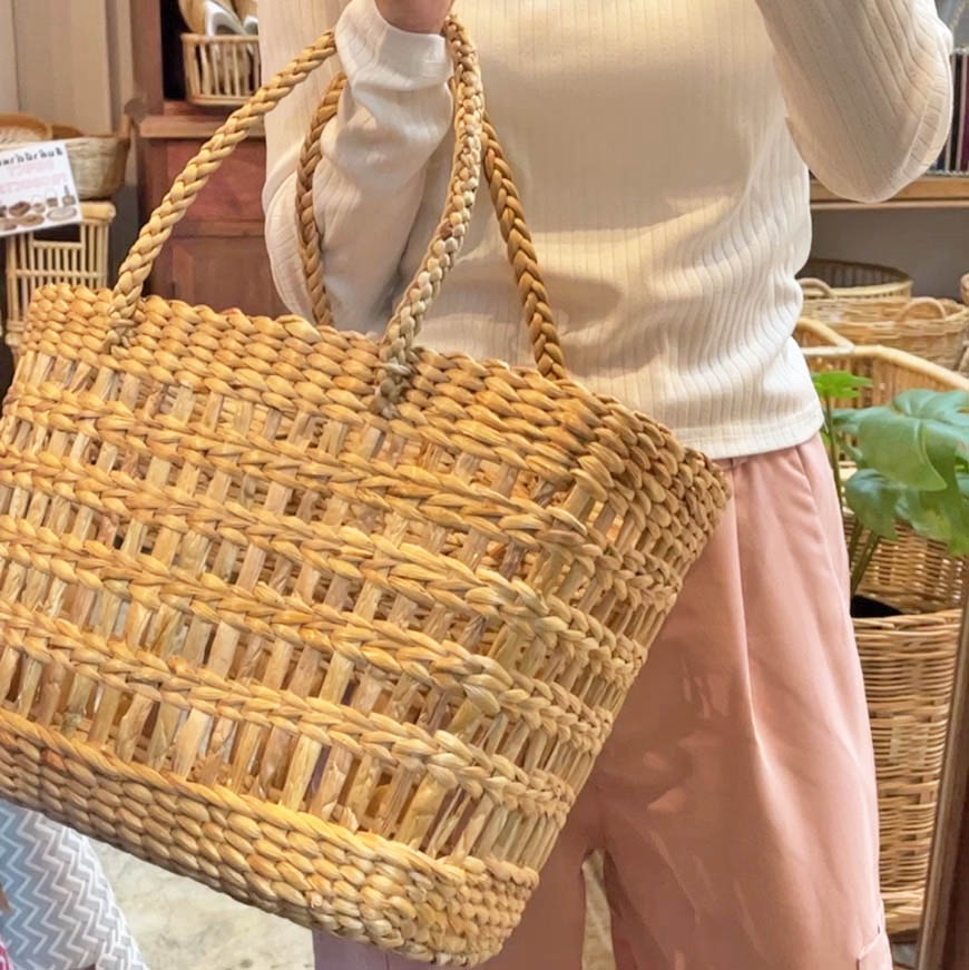 กระเป๋าตะกร้าสาน ผักตบชวา มีหูหิ้ว สะพายได้ basketbag 🍎