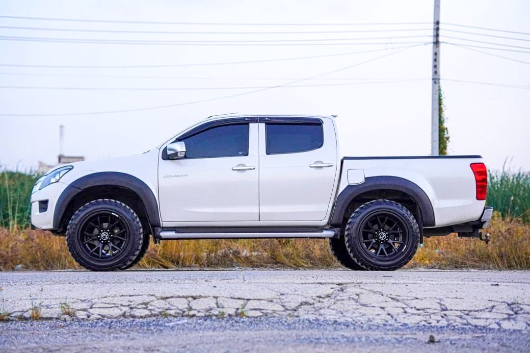D-MAX ทรงเมกา ยกแบบโช๊คเดิม