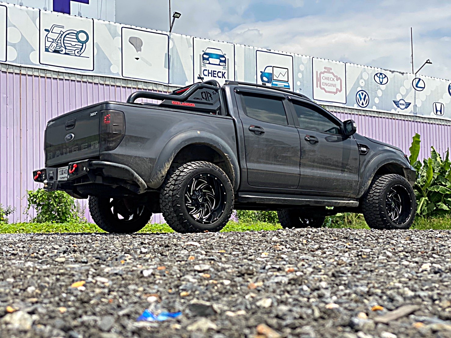 FORD จัดชุดใหม่ ทรงเมกาที่ STEP9