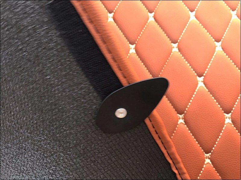 พรมปูพื้นรถยนต์ 6D MITSUBISHI TRITON 4ประตู ปี2015-23 พรม6D QJ VIP หนาพิเศษ สีน้ำตาล เต็มคัน 3ชิ้น