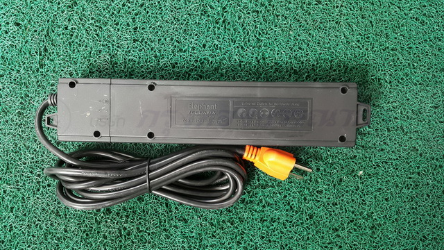 ปลั๊กไฟ 5 ช่อง สวิตซ์รวม ยาว 3 เมตร ตราช้าง