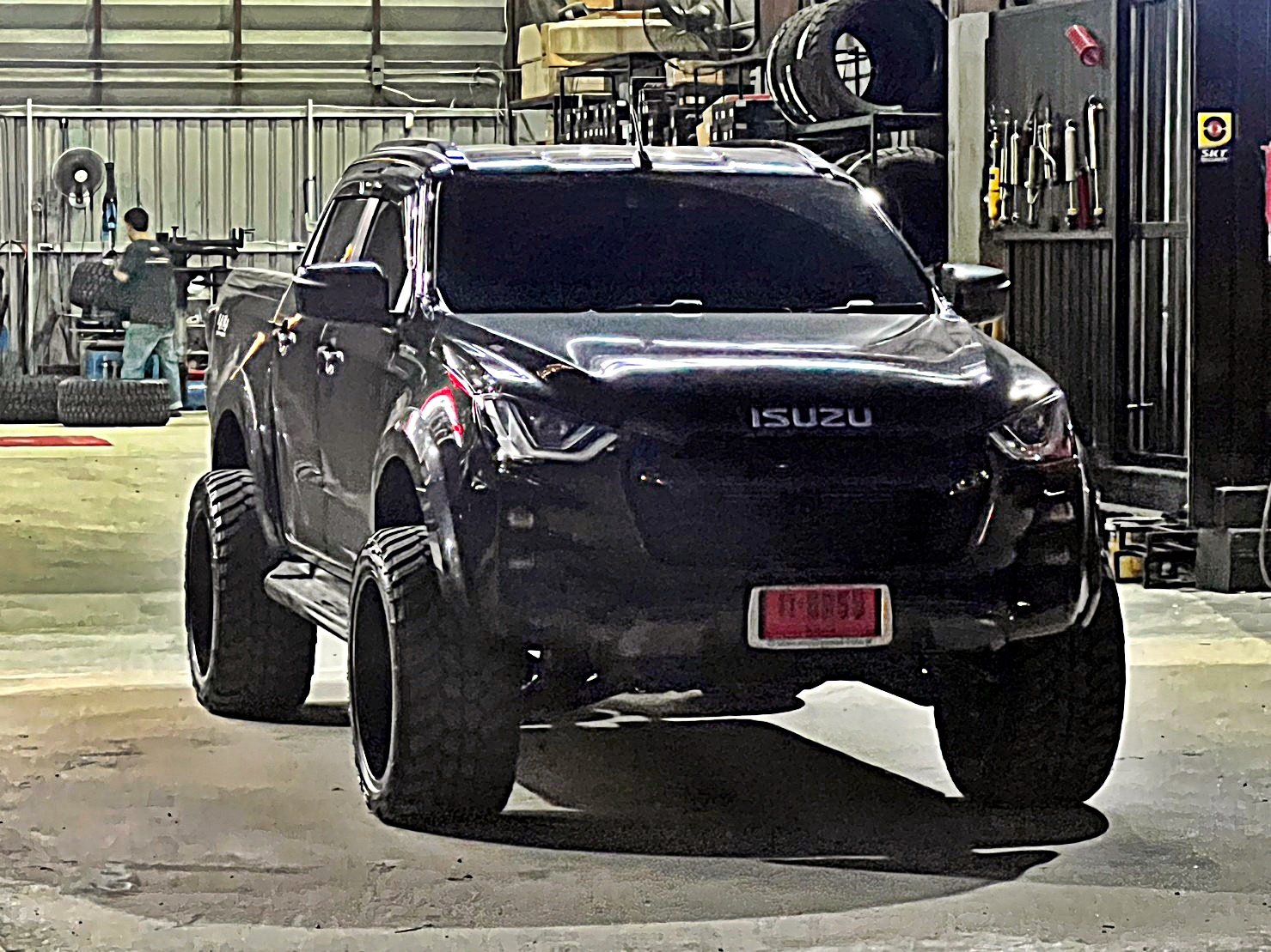D-MAX ทรงเมกา จัดล้อแท้ HOSTILE ที่ STEP9