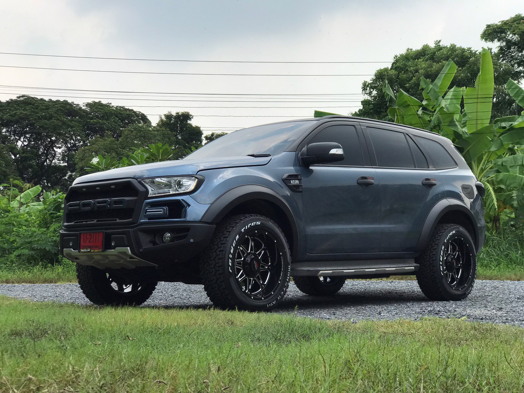 FORD EVEREST ล้อ COSMIS CROWN ผลงานจาก STEP9