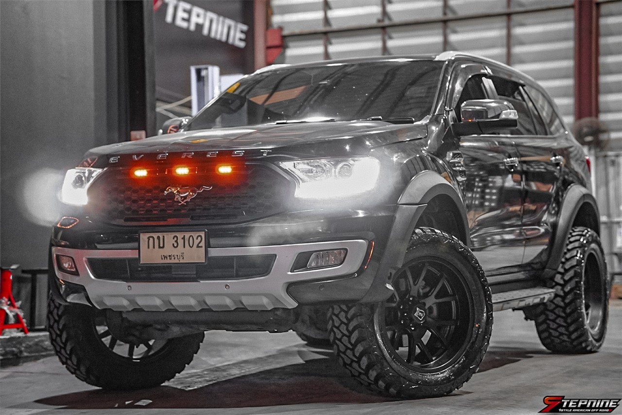 FORD EVEREST จองคิวมาจากเพชรบุรี แต่งทรงเมกาที่ STEP9