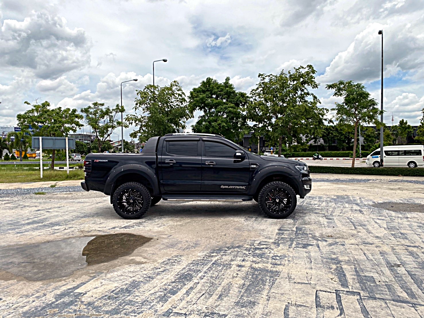 FORD WILDTRAK จัดทรงเมกาที่ STEP9