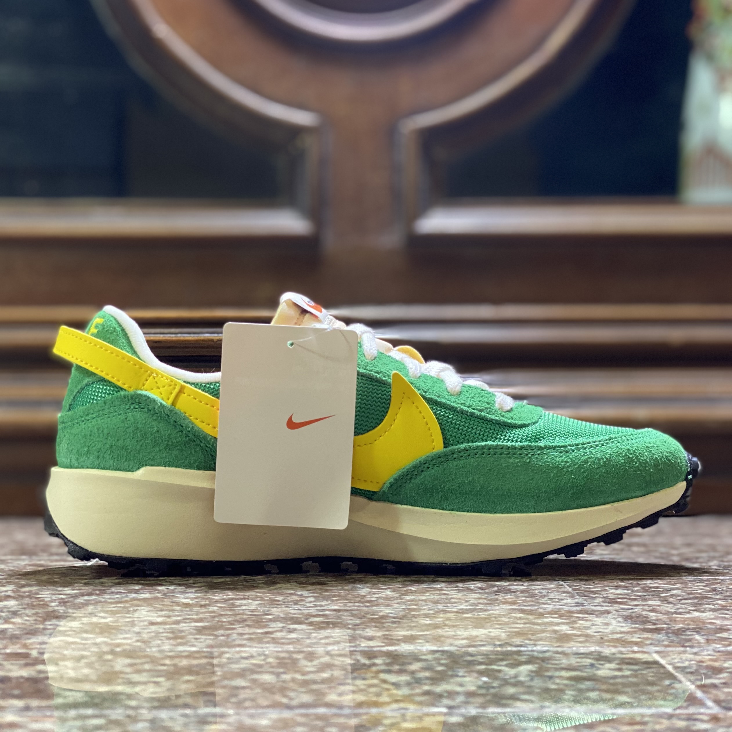 รองเท้า Nike Waffle Debut VNTG (W7.5US)