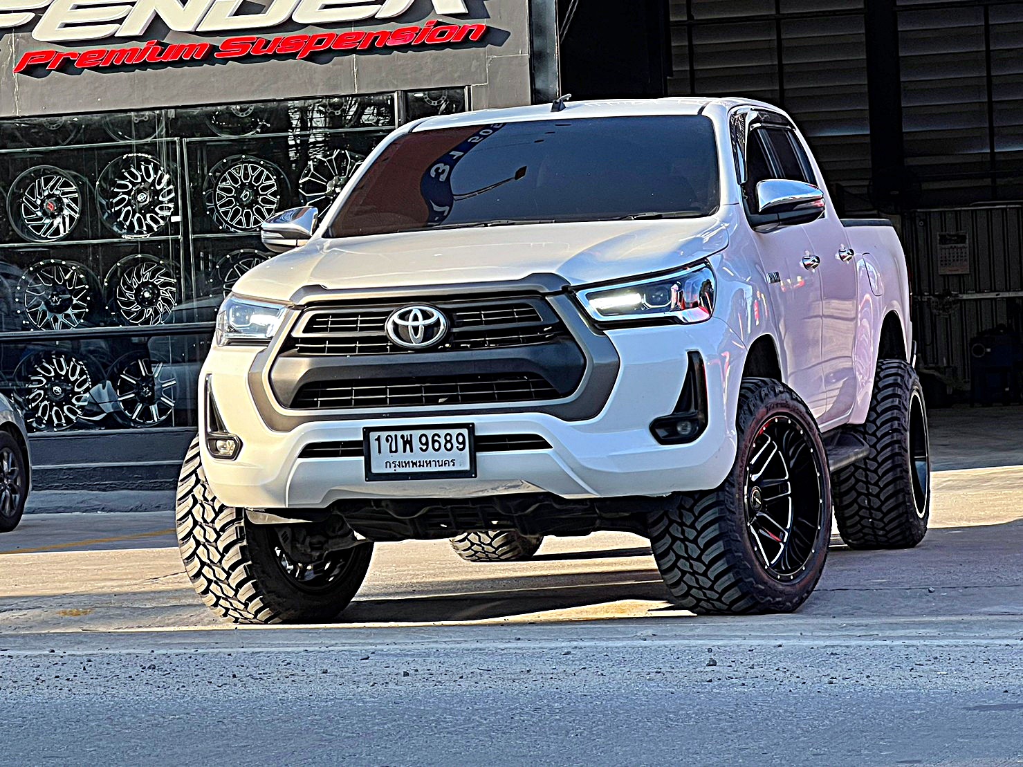 TOYOTA REVO ทรงเมกาที่ STEP9