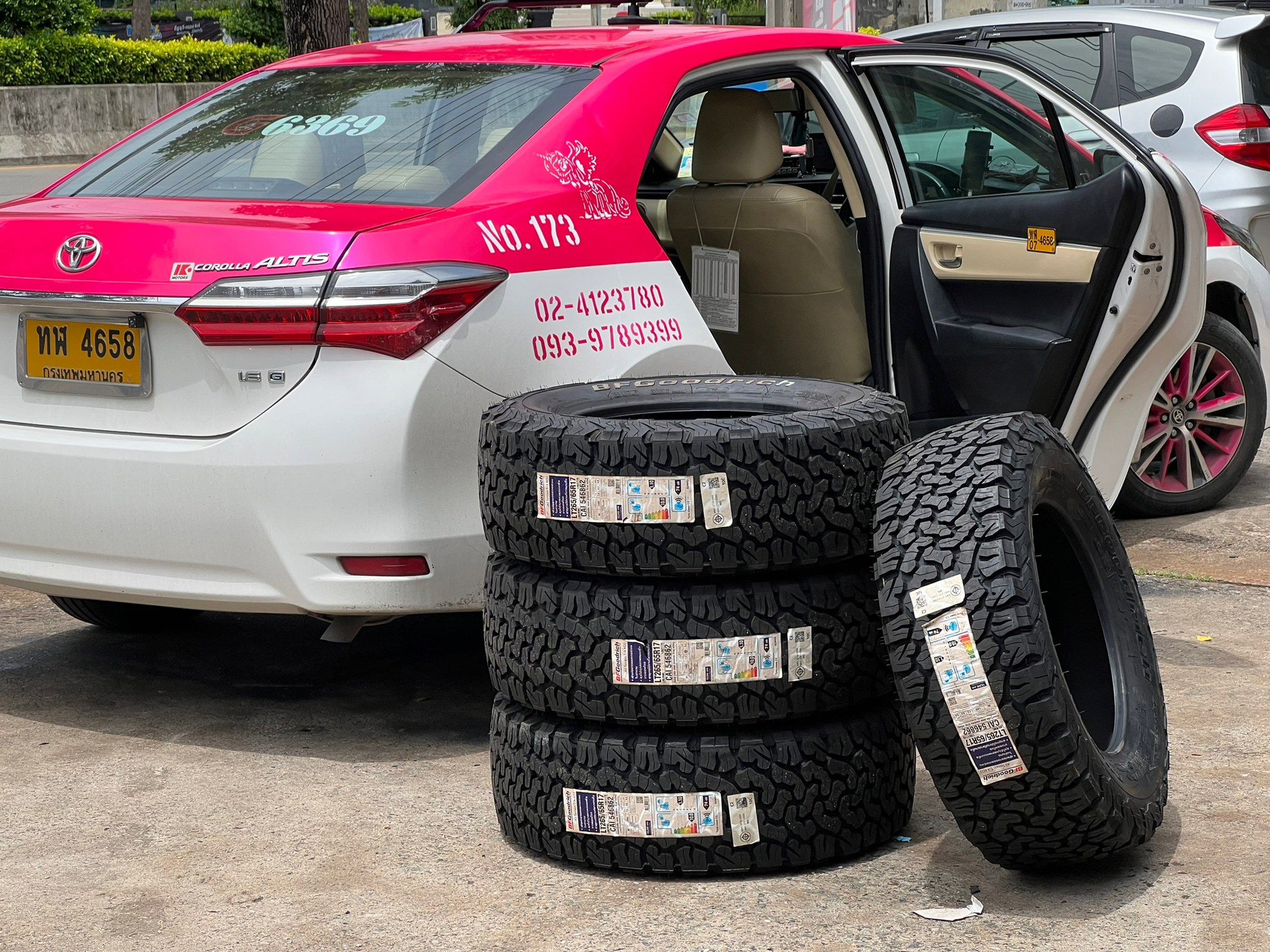 ยางใหม่ค้างปี BF KO2 265/65-17 ปี 23 ราคาพิเศษ