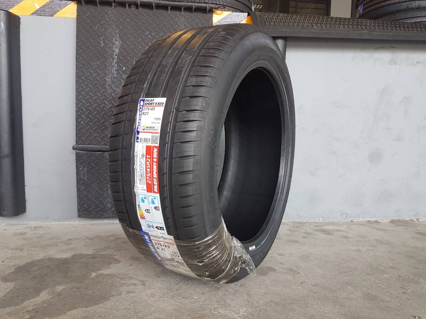 MICHELIN PILOTSPORT4 SUV 275/45-21 ราคาส่ง