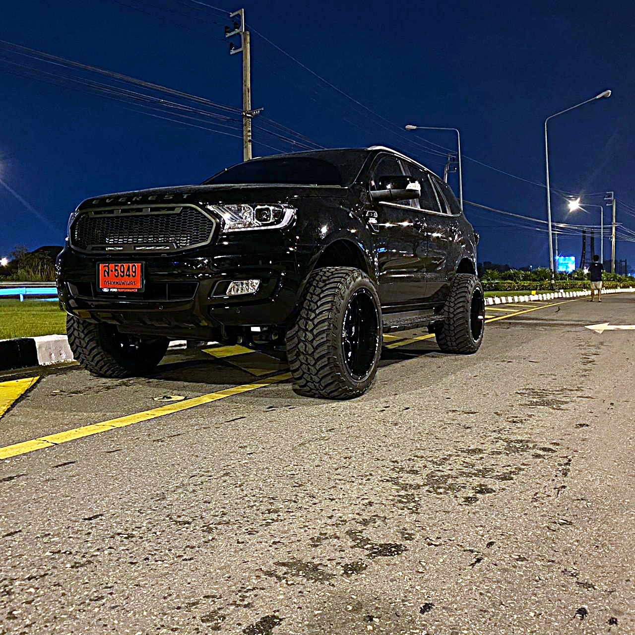 FORD EVEREST จัดทรงเมกาที่ STEP9