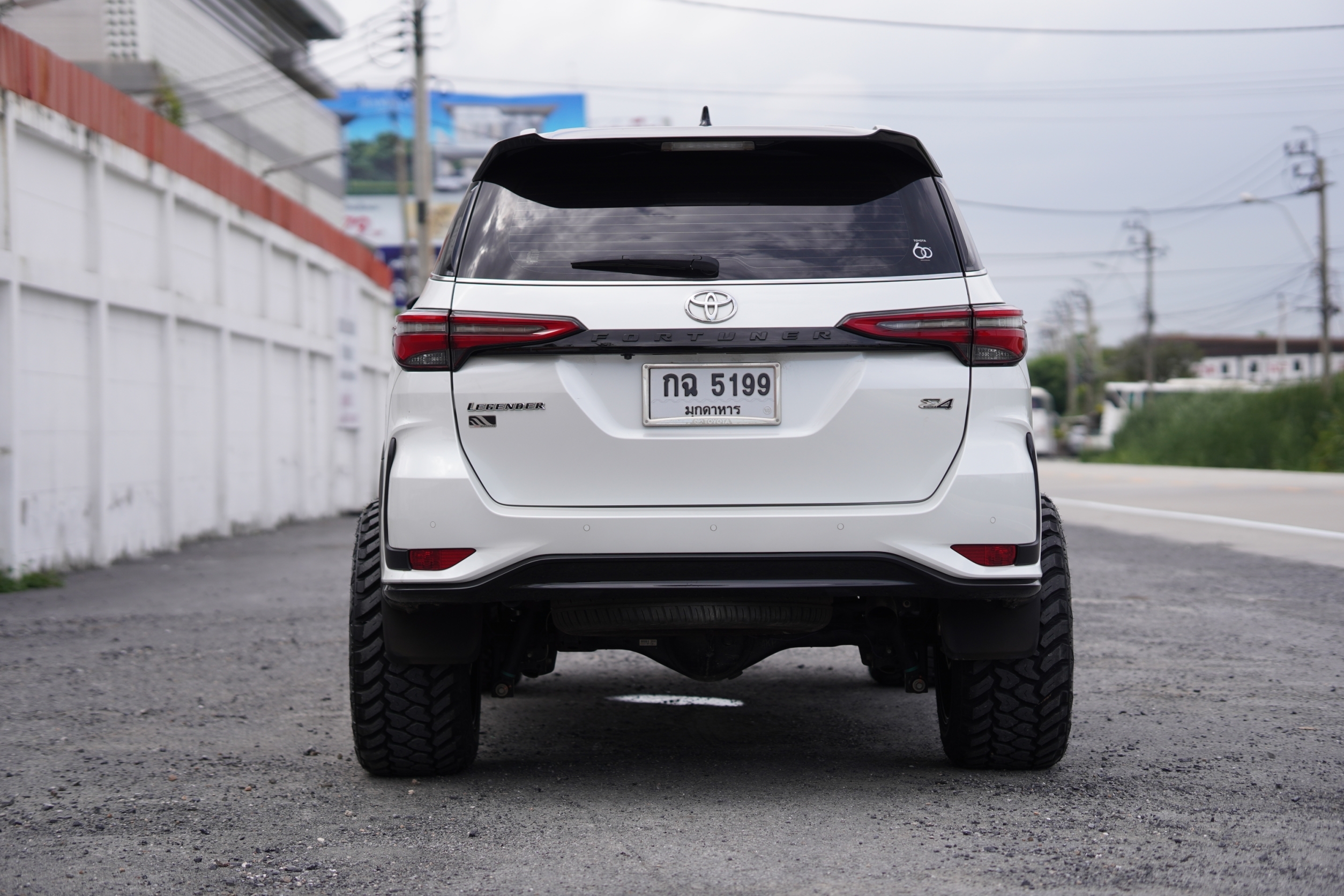 TOYOTA FORTUNER ทรงเมกา ที่ STEP9
