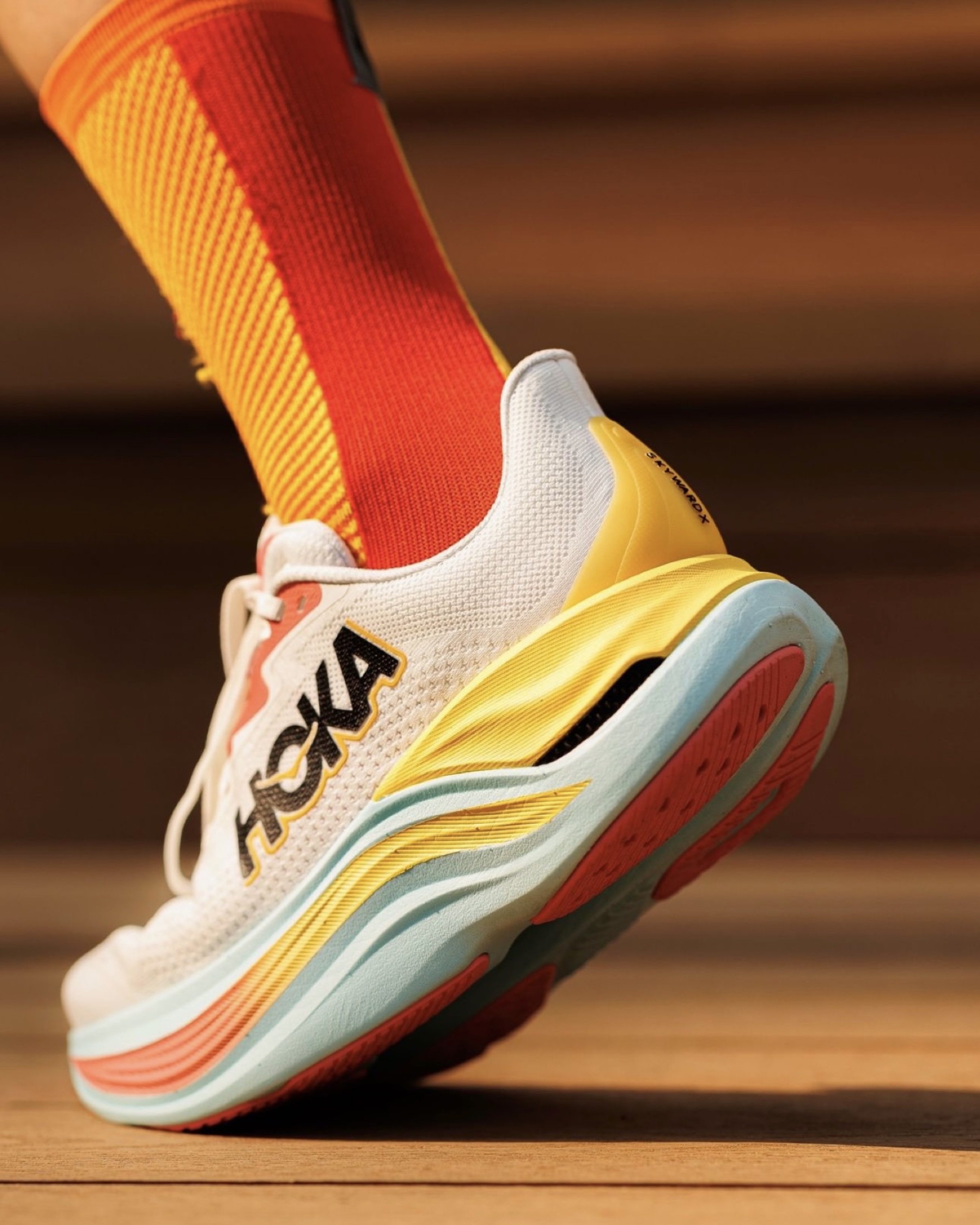 รองเท้าวิ่ง HOKA Skyward X Women #มือ2 (W8.5US)