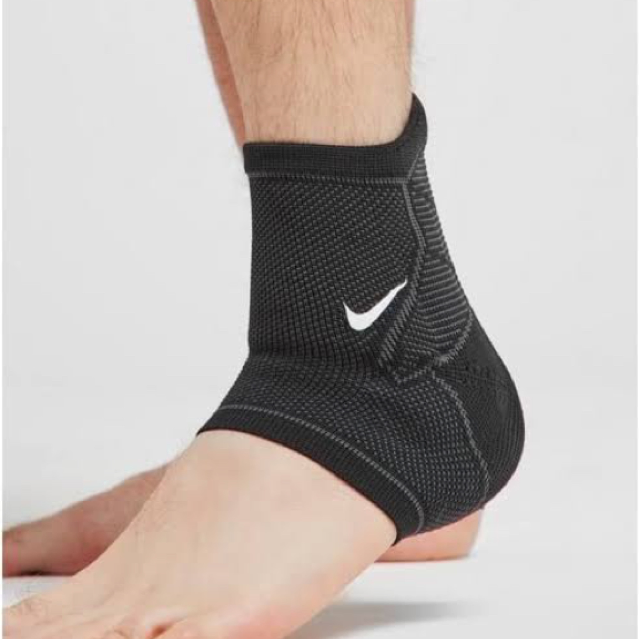 ซัพพอร์ตข้อเท้า Nike Pro Knit Ankle Supporter (S)