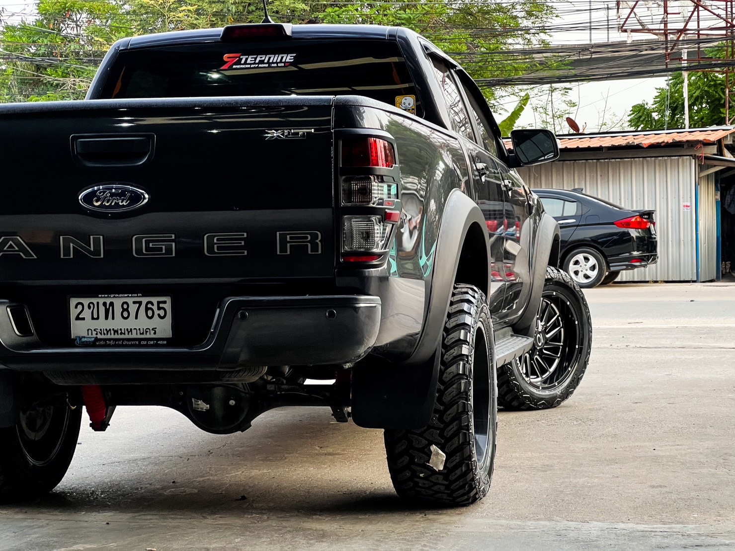 FORD RANGER ทรงเมกา แต่งครบ จบที่STEP9