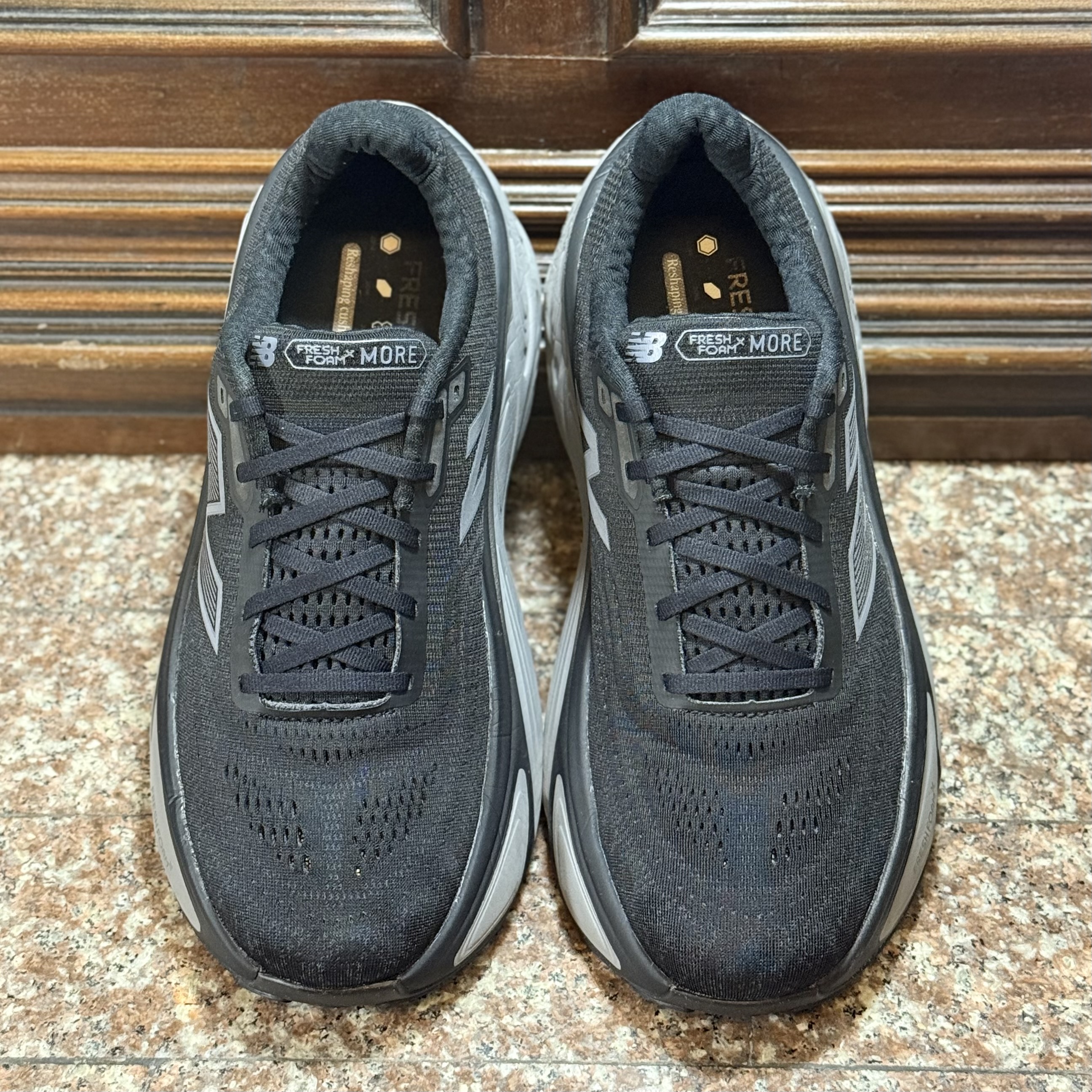 รองเท้าวิ่ง New Balance Fresh Foam X More V5 ‘BLACK’ #มือ2 (M12US)
