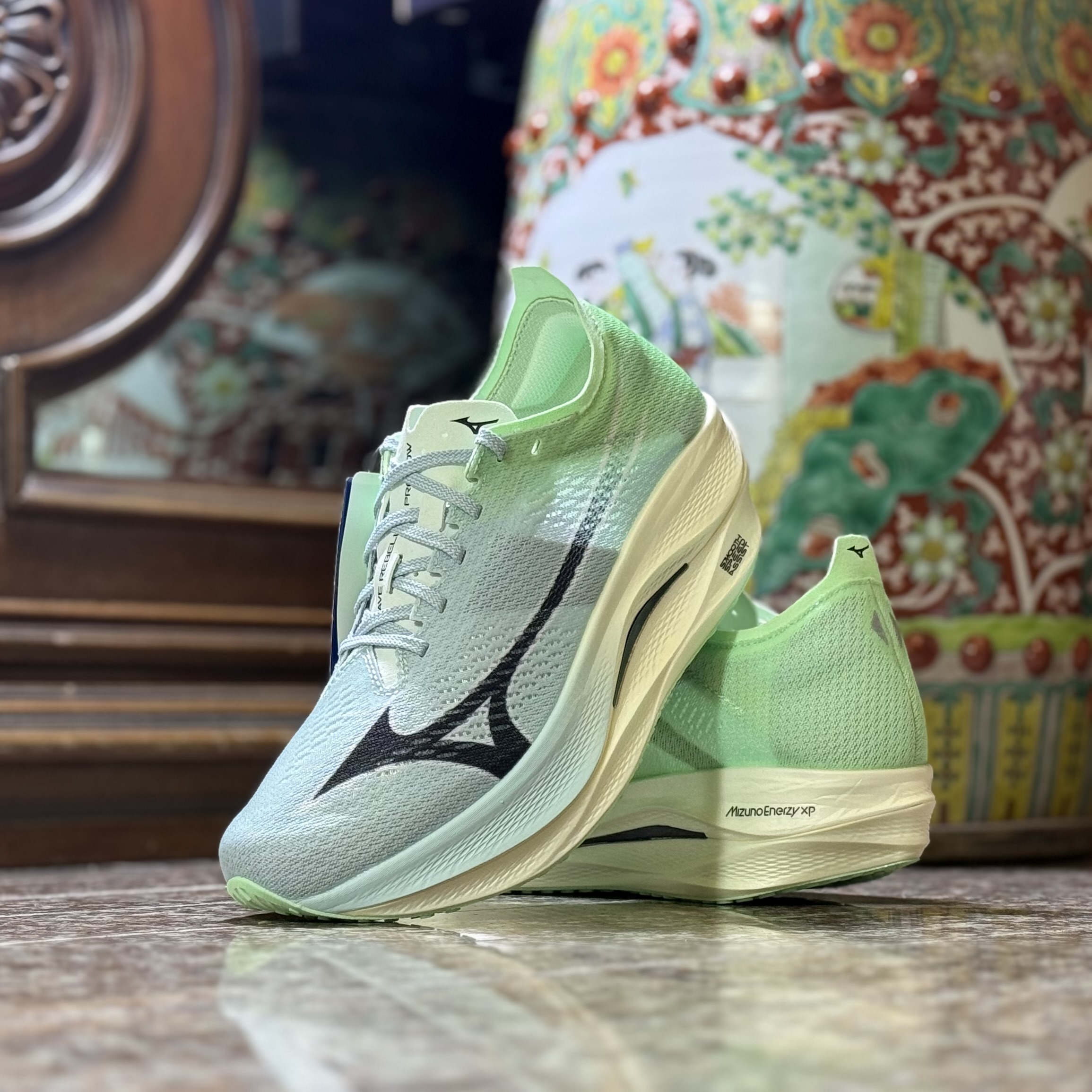 รองเท้าวิ่ง Mizuno Wave Rebellion Pro Low (M7.5/9US)