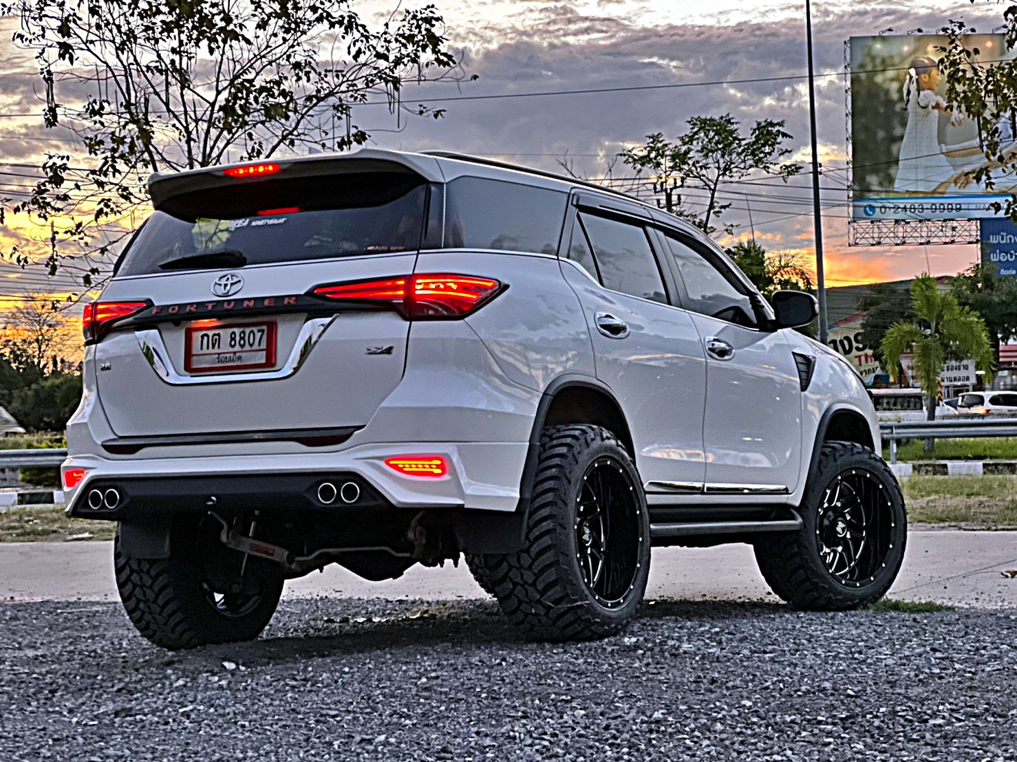 FORTUNER ทรงเมกา ล้อขอบ20 ที่ STEP9