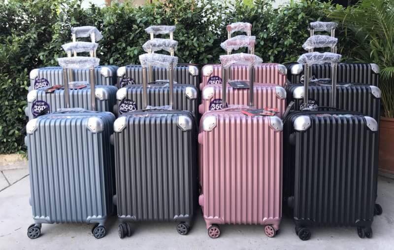 กระเป๋าเดินทางล้อลาก หน้าเงา