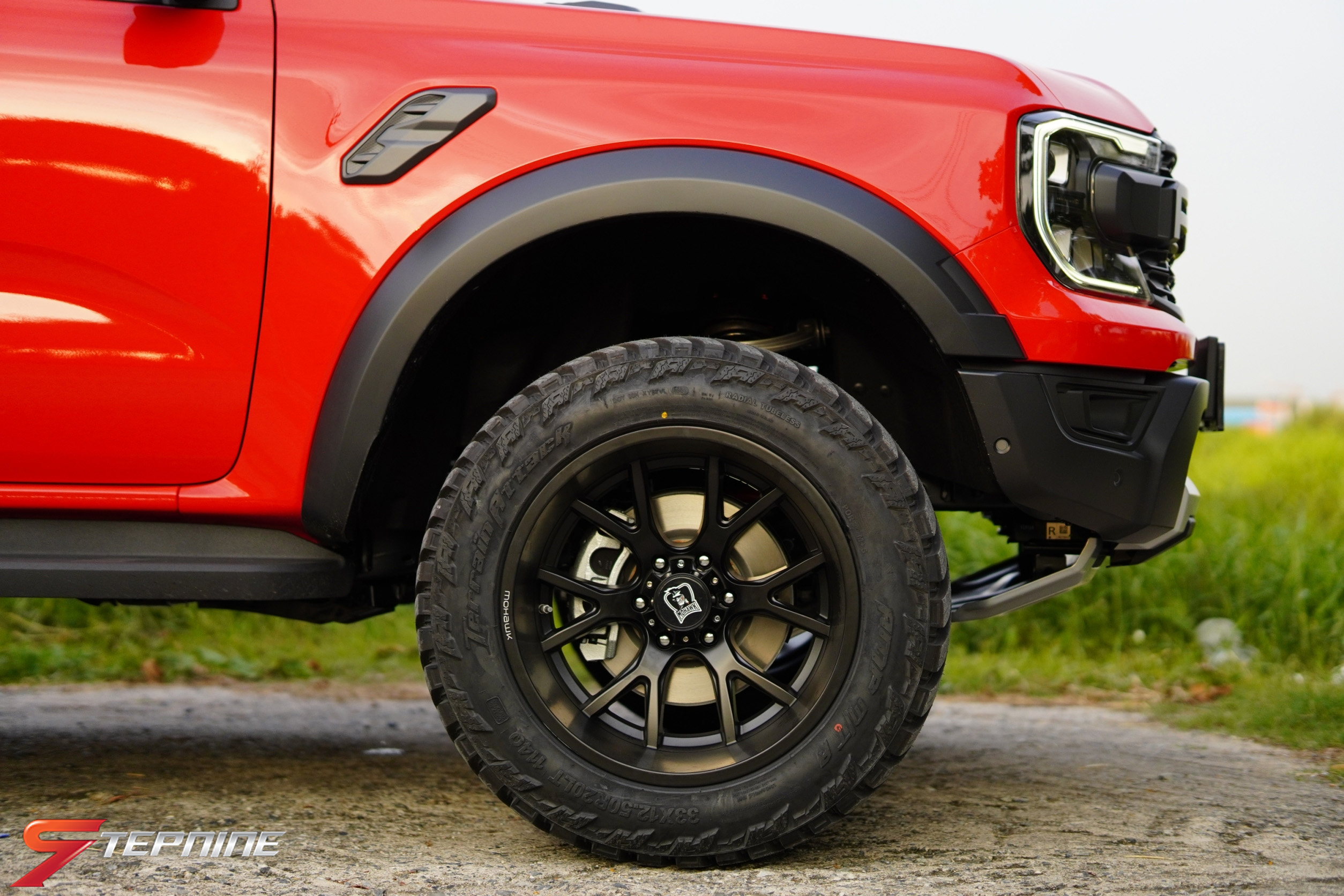 FORD RAPTOR DIESEL ป้ายแดง จัดชุดโปรขอบ 20 ล้อพร้อมยาง