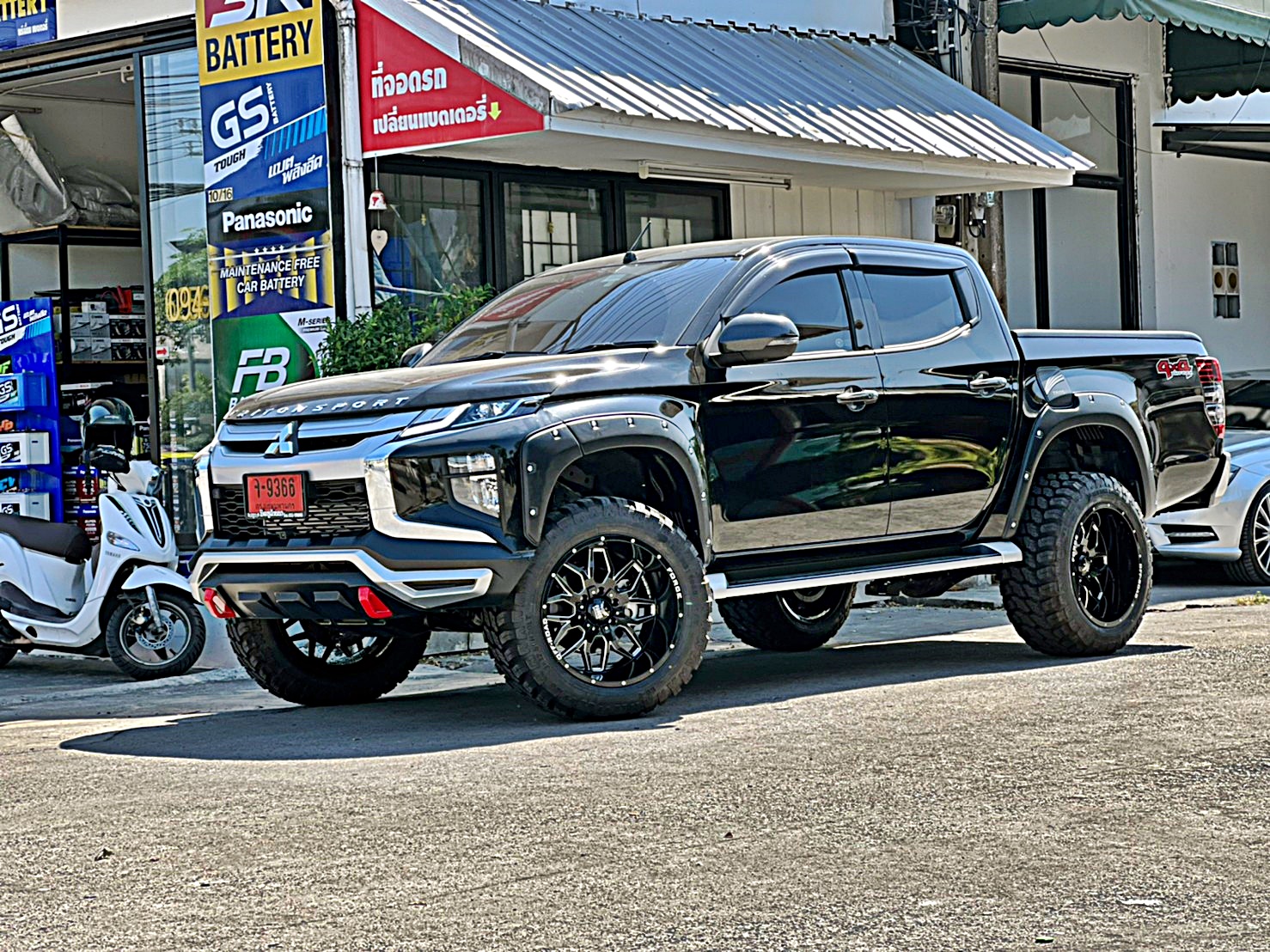 TRITON ทรงเมกา ล้อ FORCE ที่ STEP9