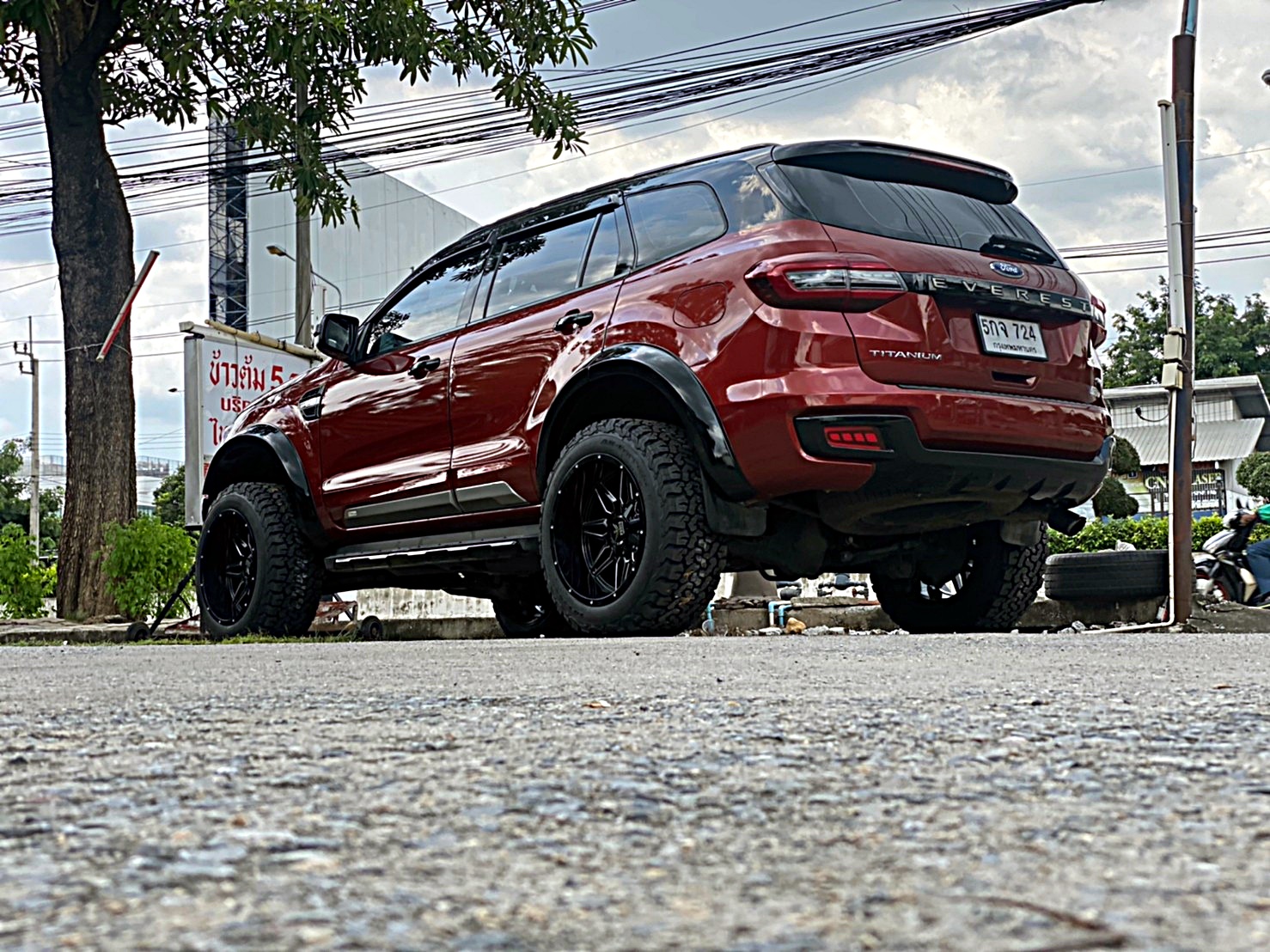 FORD EVEREST จัดทรงเมกาที่ STEP9