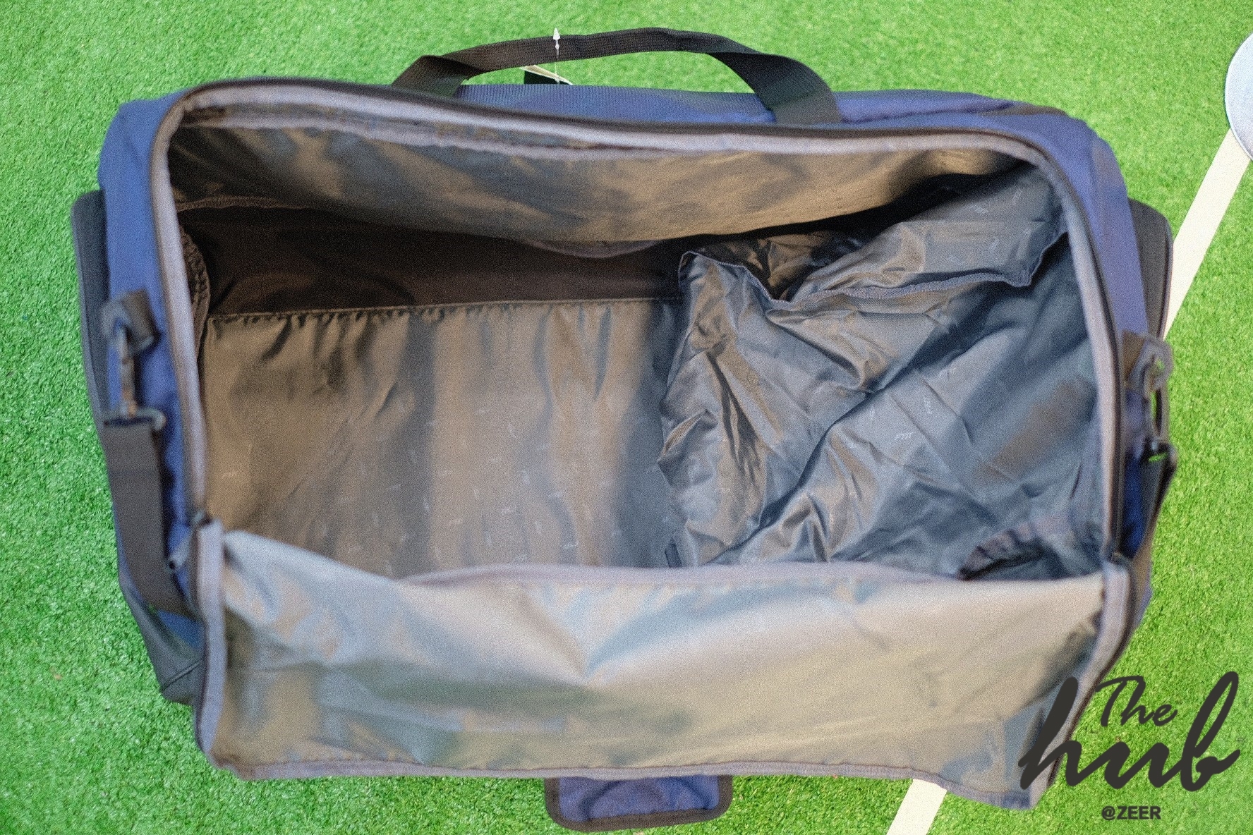 กระเป๋าเสื้อผ้า FBT