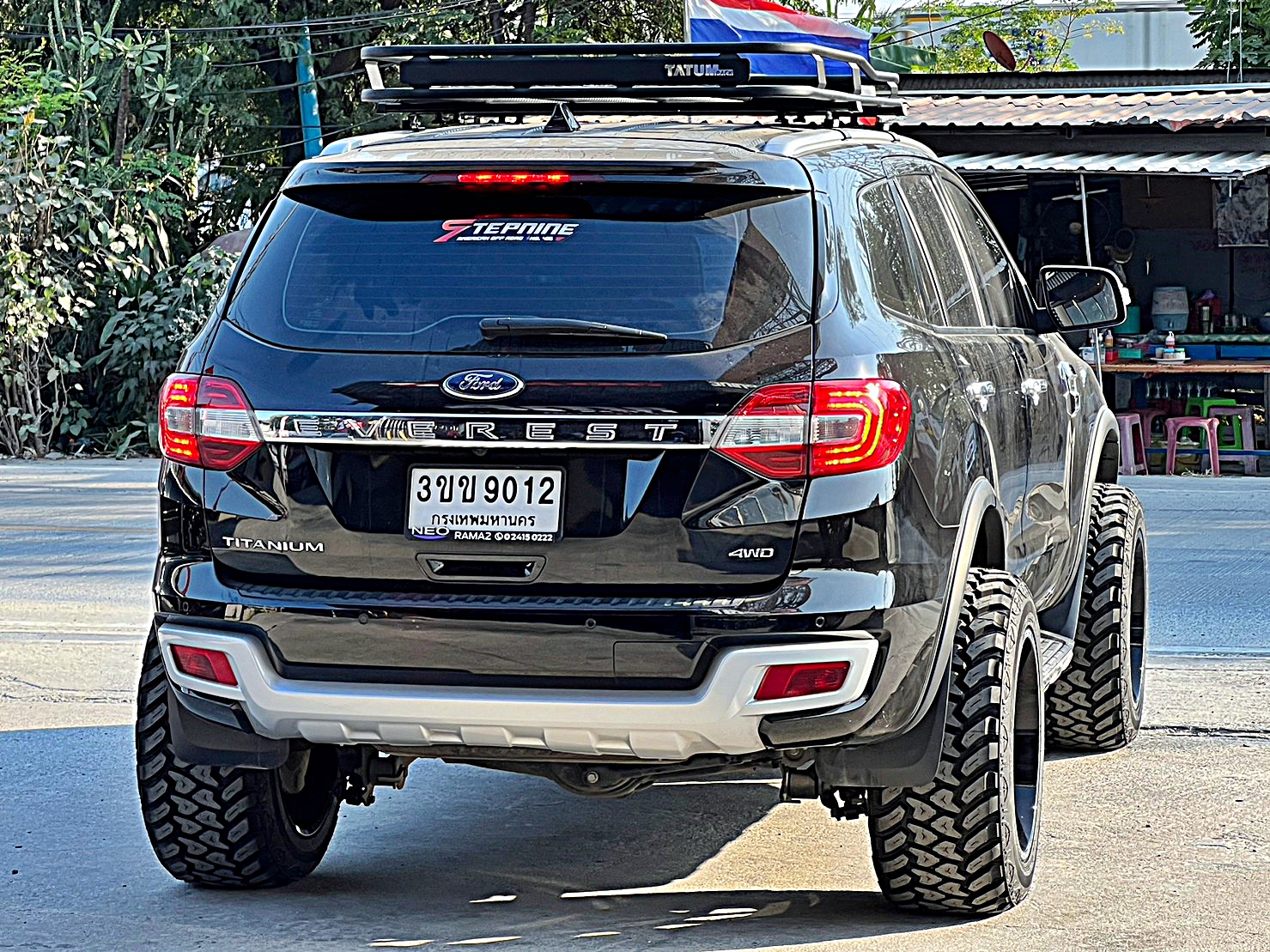 FORD EVEREST แต่งทรงเมกาที่ STEP9