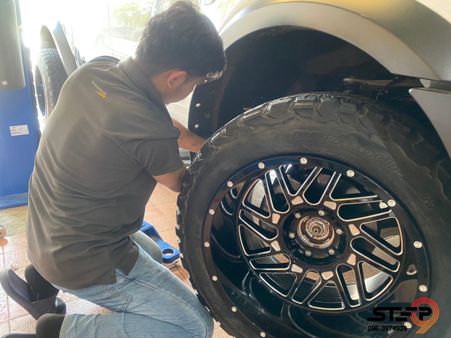 PIRELLI PZERO 285/40-21 ราคาถูกสุดที่ STEP9