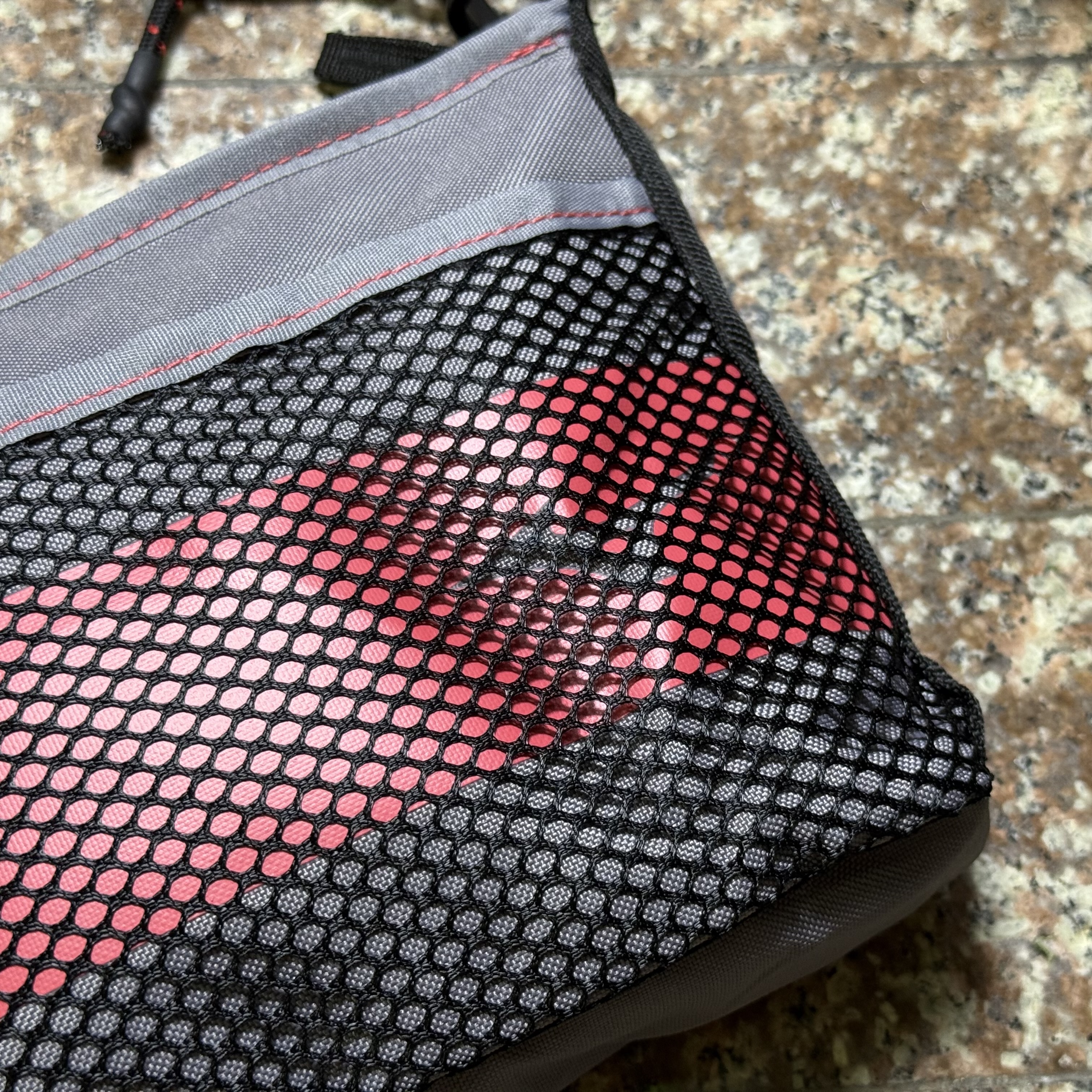 กระเป๋า Mizuno Aero Pack ‘Grey/Red’