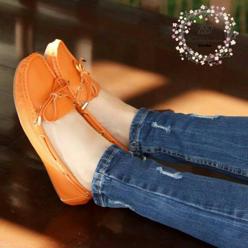 รองเท้าคัทชู