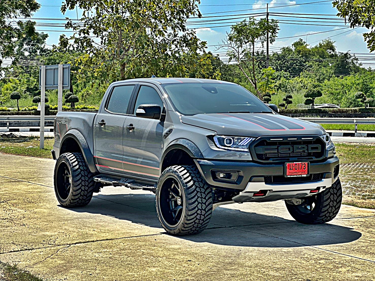 FORD RAPTOR ทรงเมกา่ ล้อ HOSTILE H113