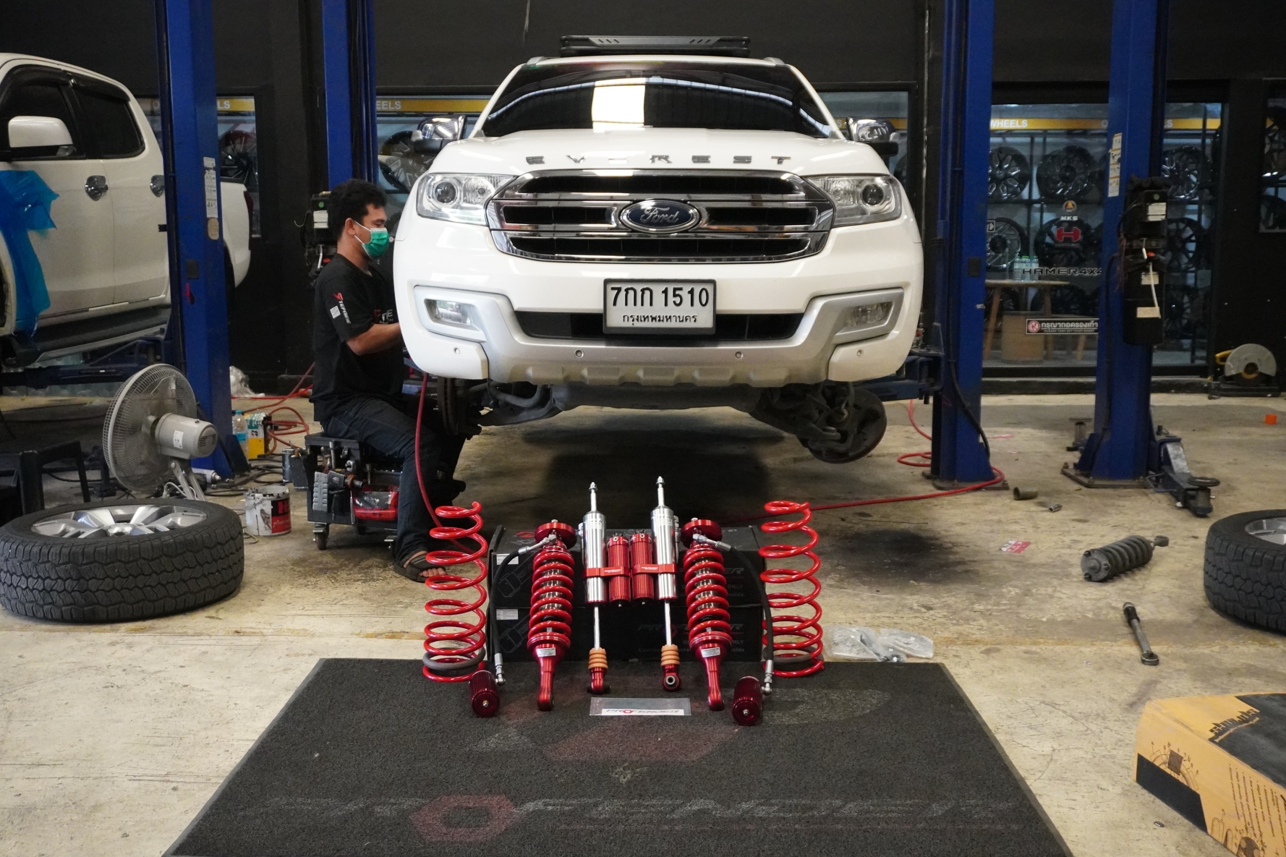 โช๊คอัพ PROFENDER OEM2.5 ใส่ FORD EVEREST ที่ STEP9