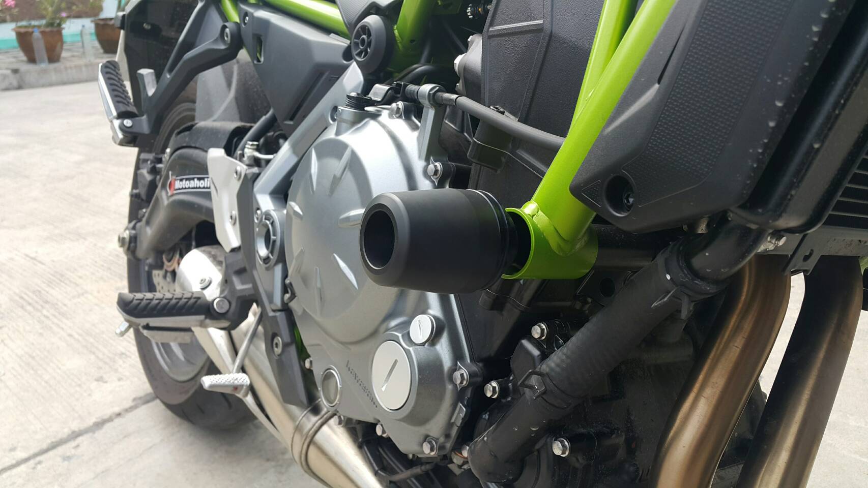 กันล้มข้าง Kawasaki Ninja650 Z650 2017 แบร์นMothracing กันล้มผลิตจากอลูมิเนียมนำเข้า เกรด6061T651 และPOM ติดตั้งง่าย(65) สีดำ