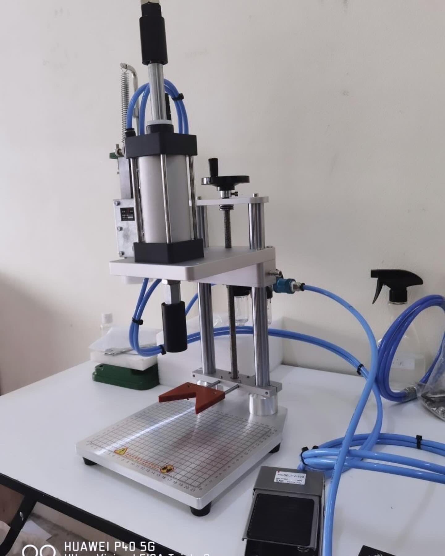 🌈15921 เครื่องตอกฝาขวดน้ำหอมหลังจากหนีบฝาด้านใน CTY-02