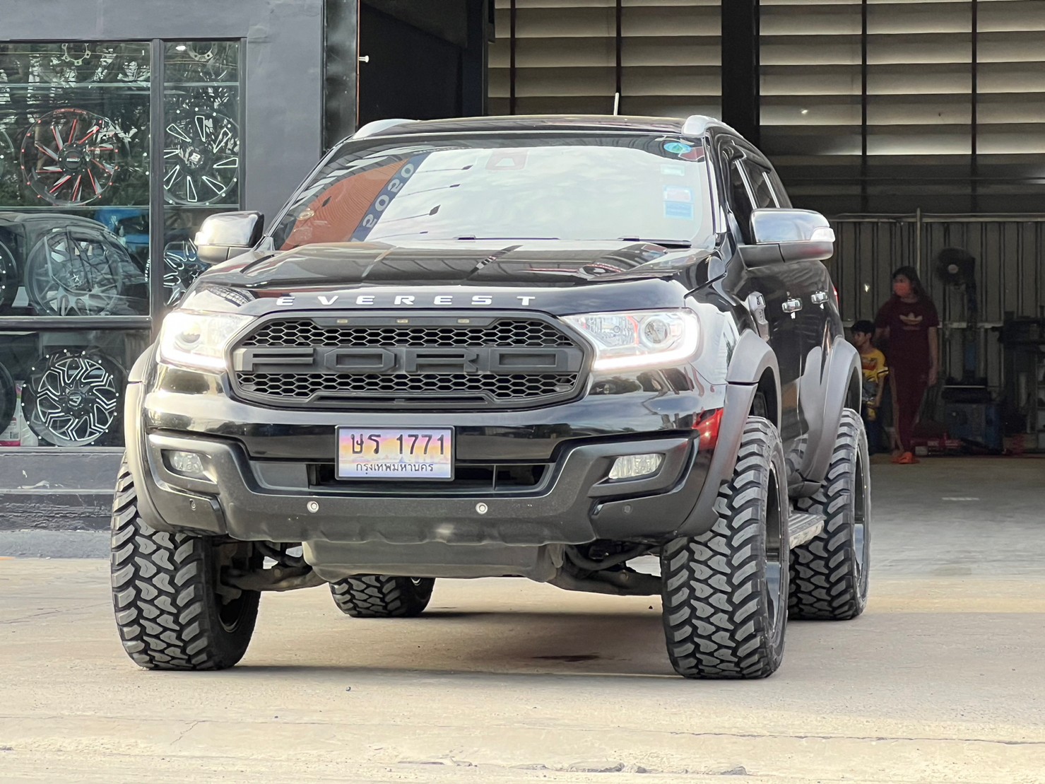 FORD EVEREST จองคิวมาจาก นนทบุรี ✔️คันนี้ยกแบบโช๊คเดิม จบด้วยงบ 93,000