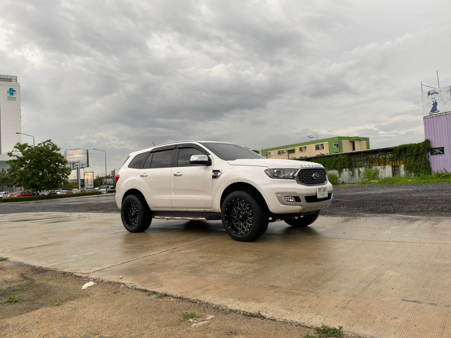 FORD EVEREST แบบไม่ยก
