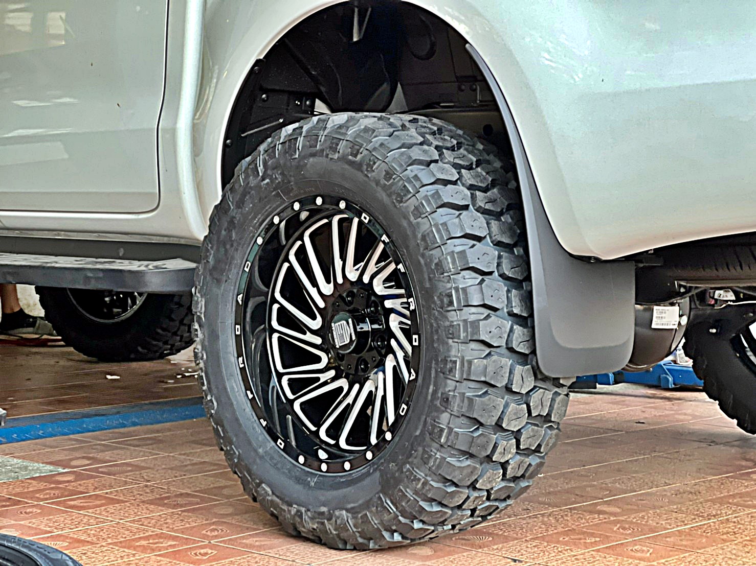 AMERICAN_WARRIOR FORD ทรงเมกา