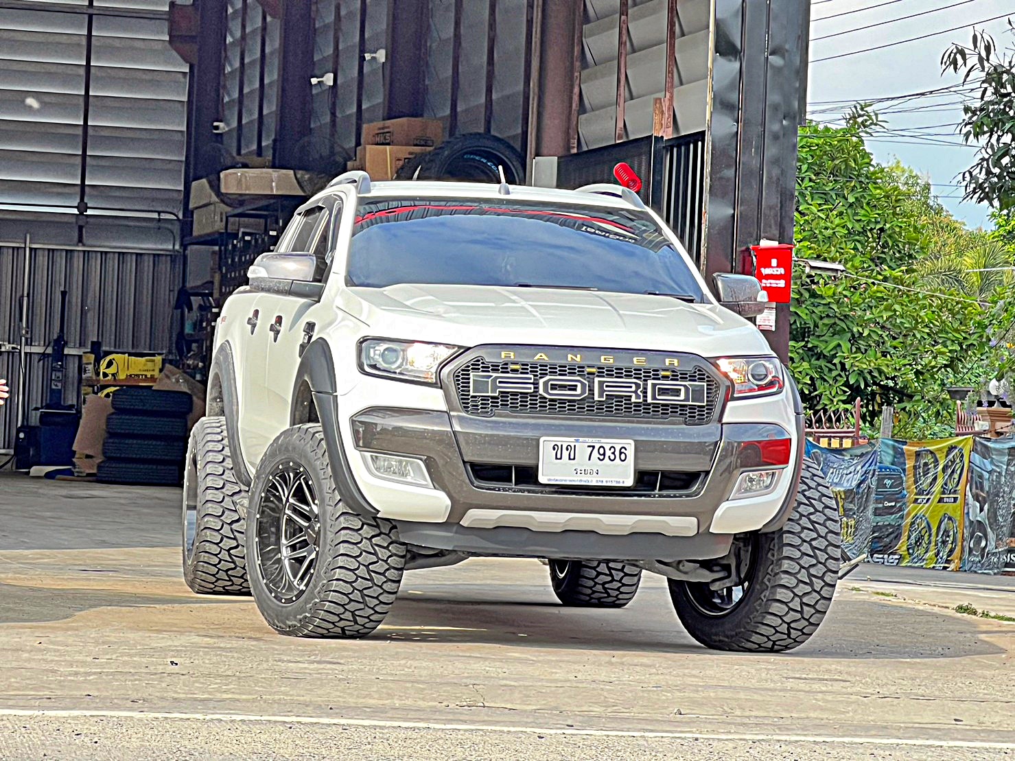 FORD_RANGER_จองคิวมาจากระยอง แต่งทรงเมกาที่ STEP9