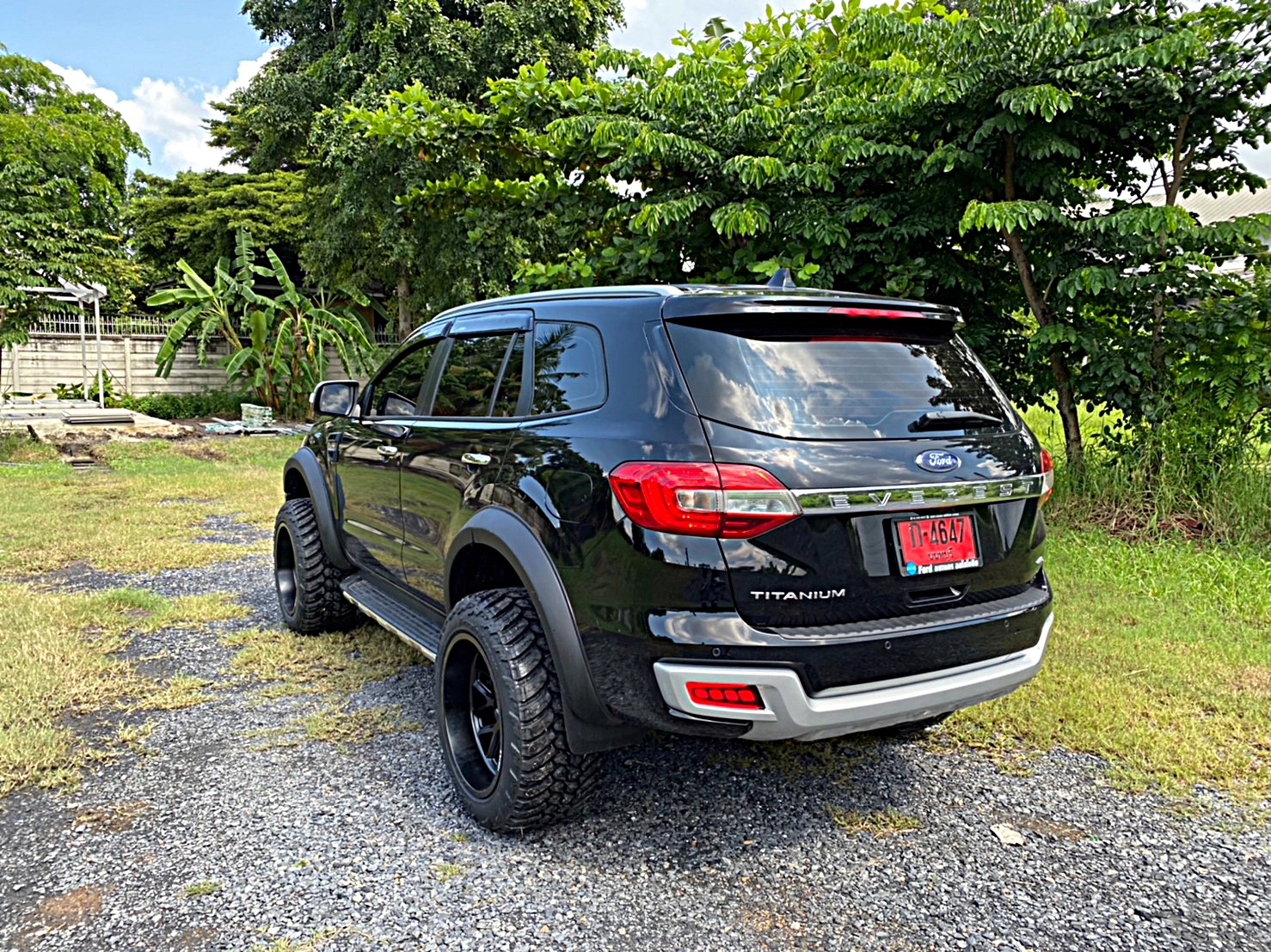 FORD EVEREST ทรงเมกา ล้อ HOSTILE H120 โคตรหล่อ