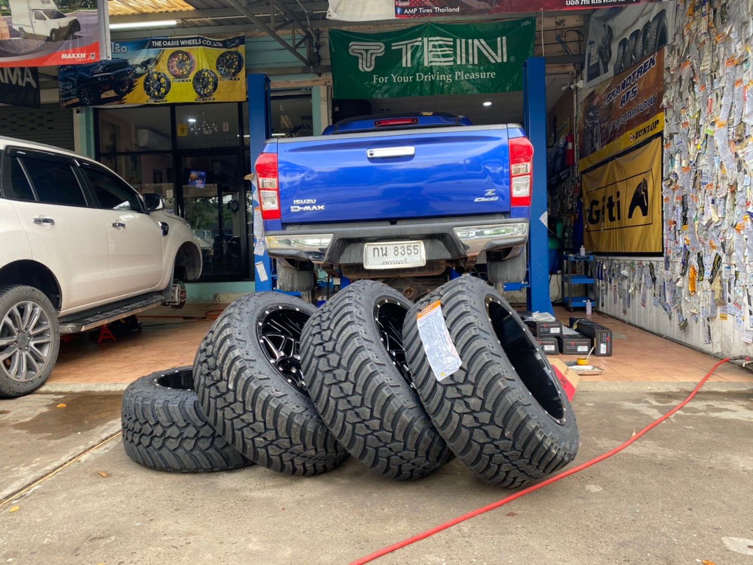 D-MAX มาจากสุพรรณบุรี จัดทรงเมกาที่ STEP9