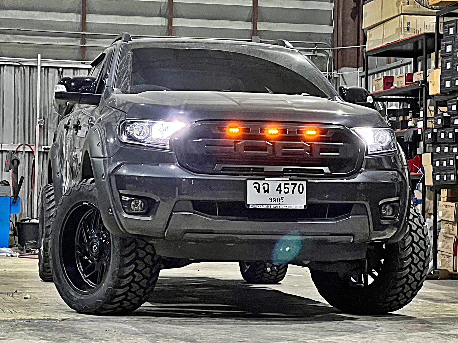 FORD RANGER แต่งทรงเมกาที่ STEP9