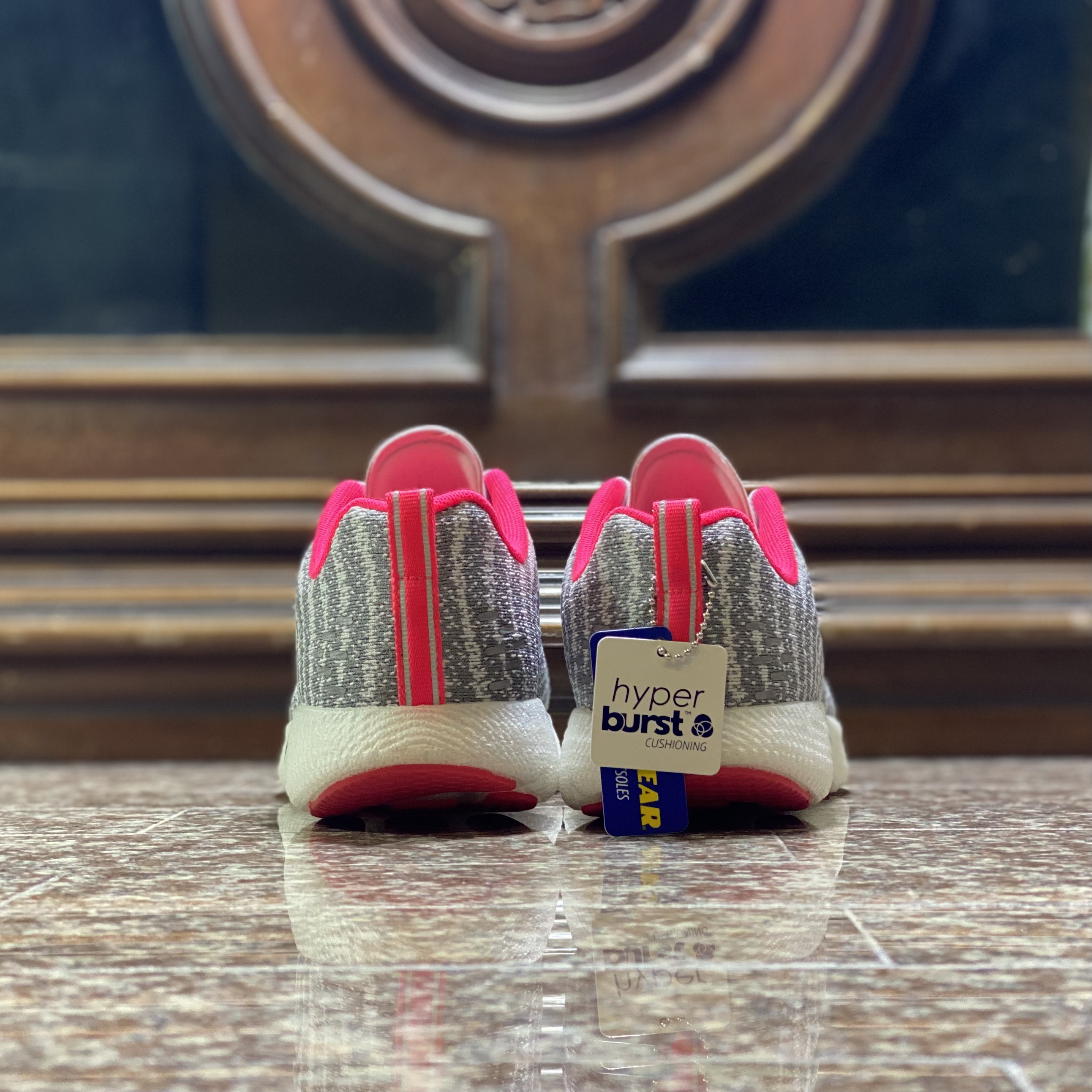 รองเท้าวิ่ง Skechers GOrun 7+ ‘HyperBurst’ (W11US)