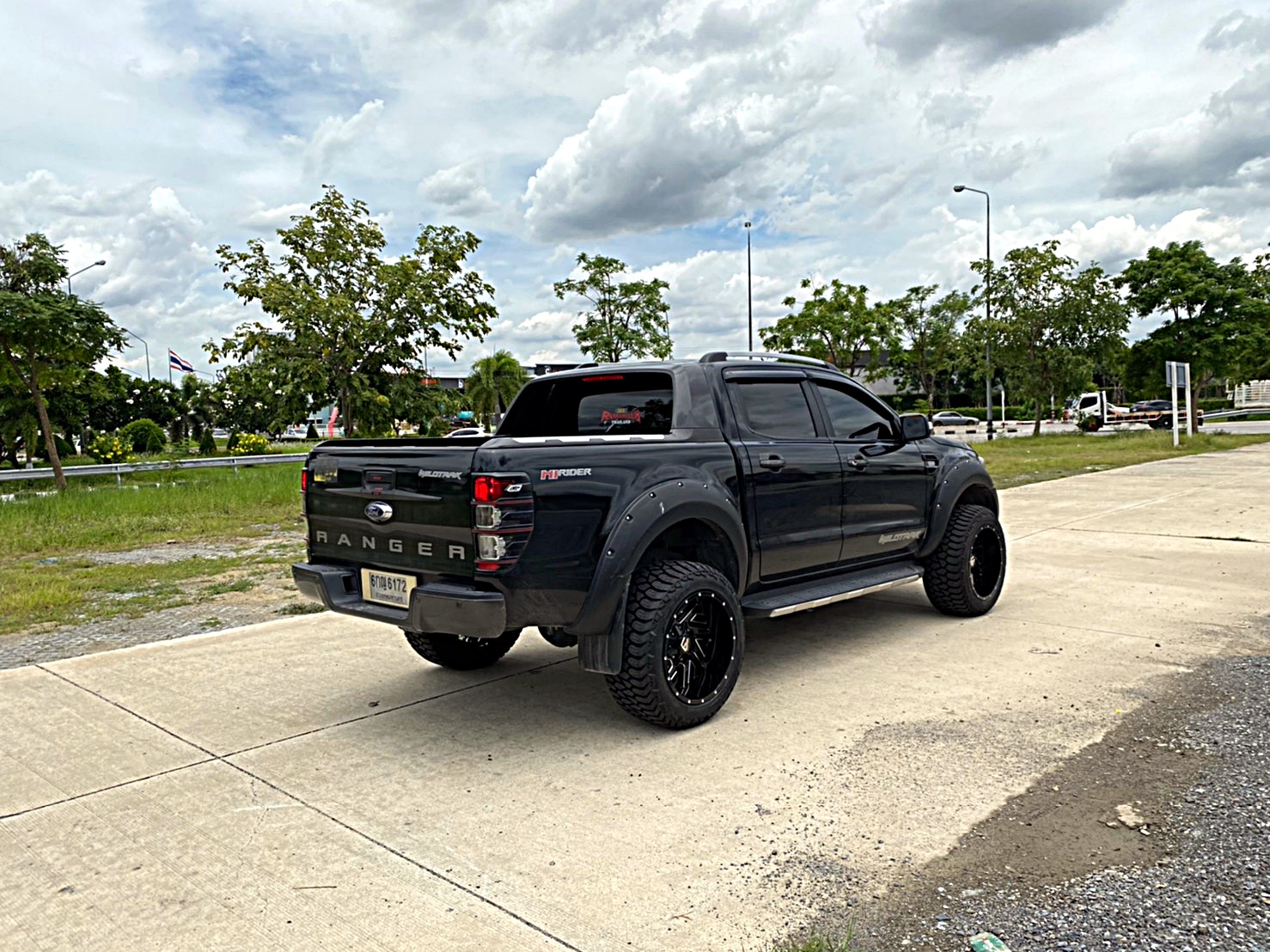 FORD WILDTRAK จัดทรงเมกาที่ STEP9