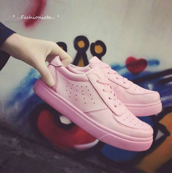 รองเท้าผ้าใบ เรียบหรู สีชมพู