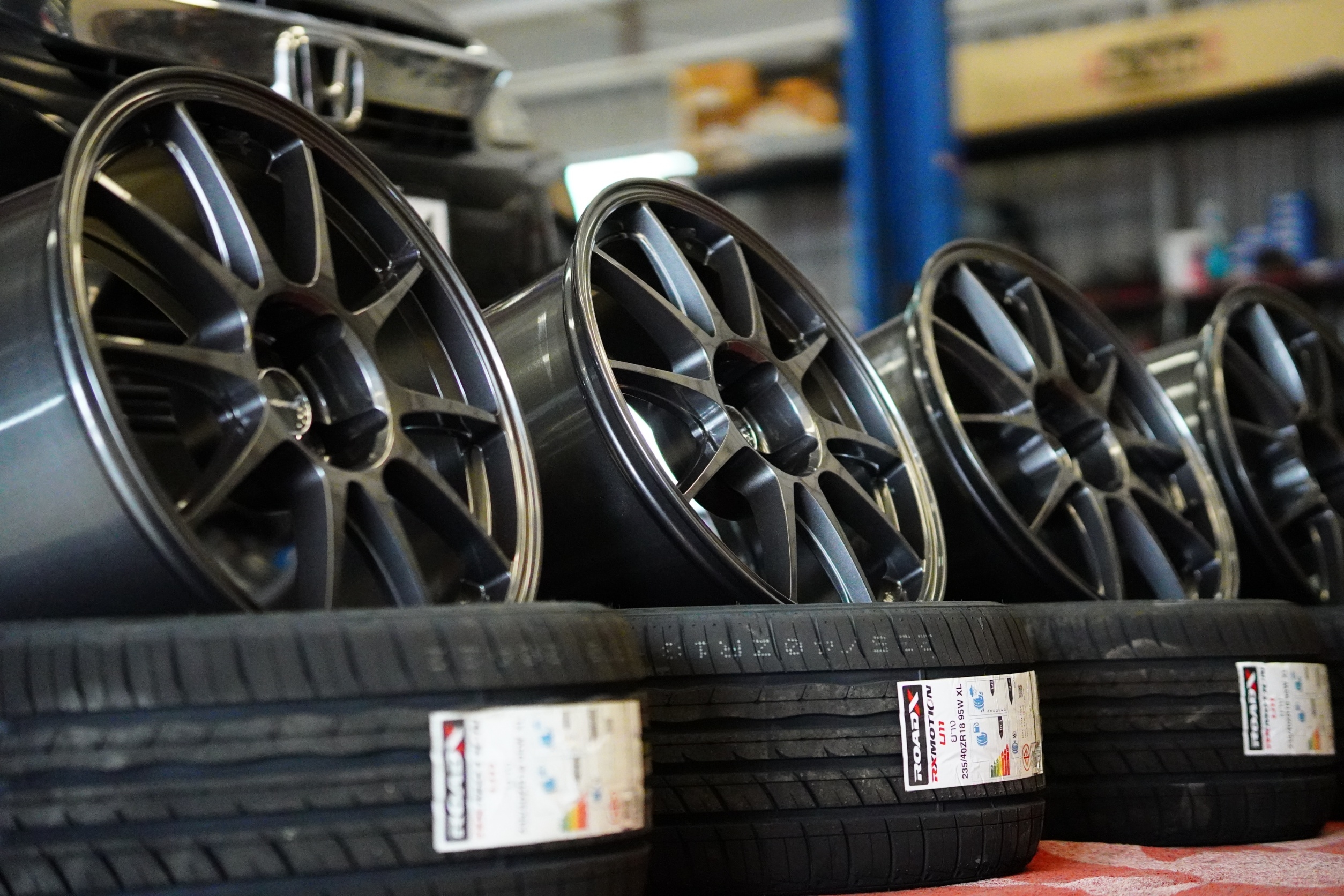 HONDA CIVIC เปลี่ยนยางเเละเเม็ก ROAD-X 235/40-18 U11