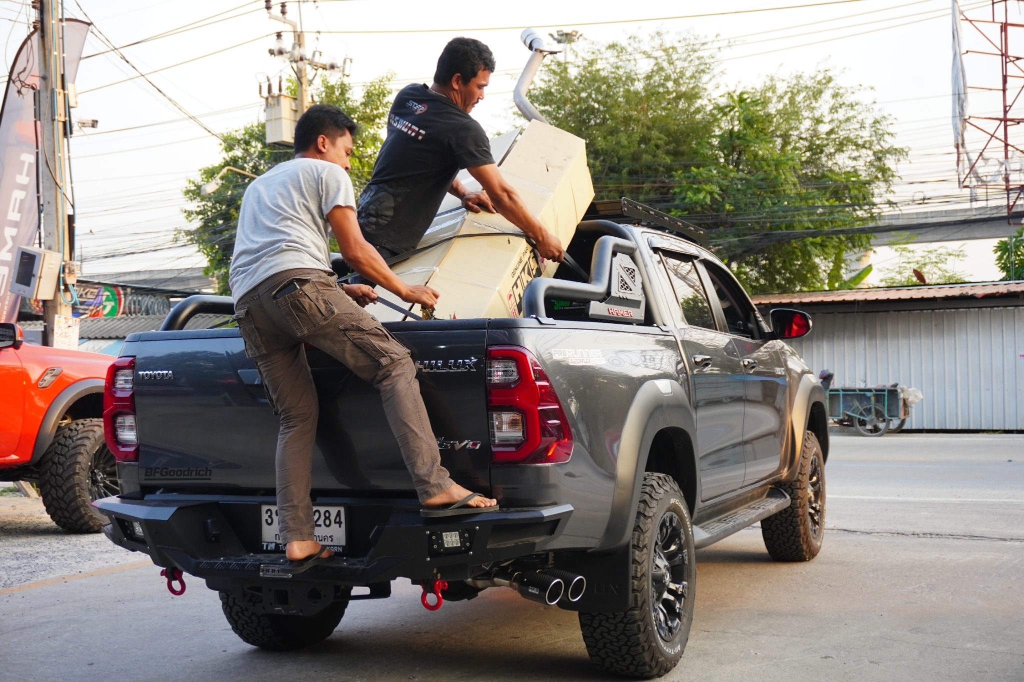 ท่อ HKS จากญี่ปุ่น Side muffler Twin Crb 𝙃𝙆𝙎 𝙇𝙀𝙂𝘼𝙈𝘼𝙓 TOYOTA REVO